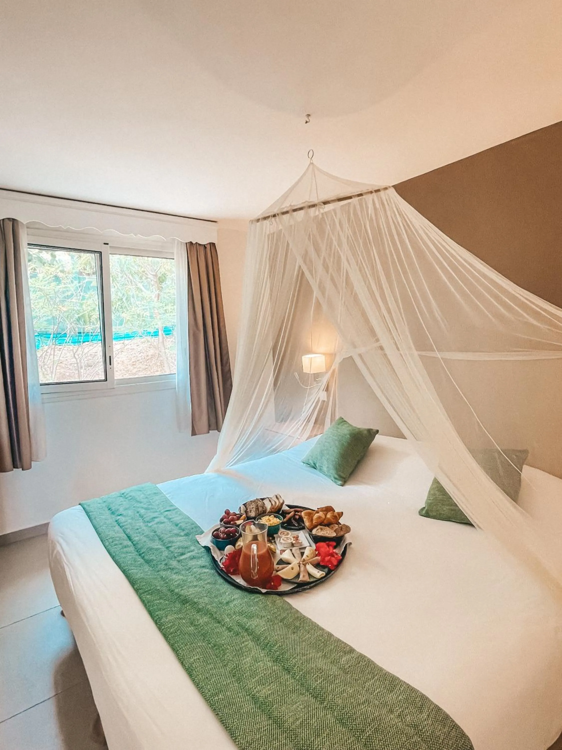 Photo of the whole room, Bed in Hotel La Plantation