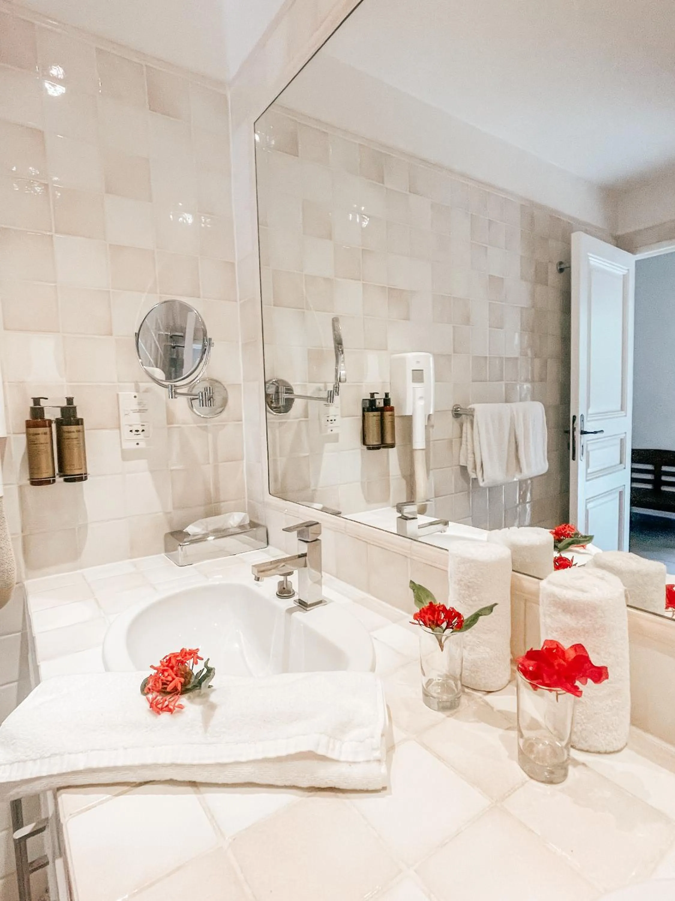 Bathroom in Hotel La Plantation