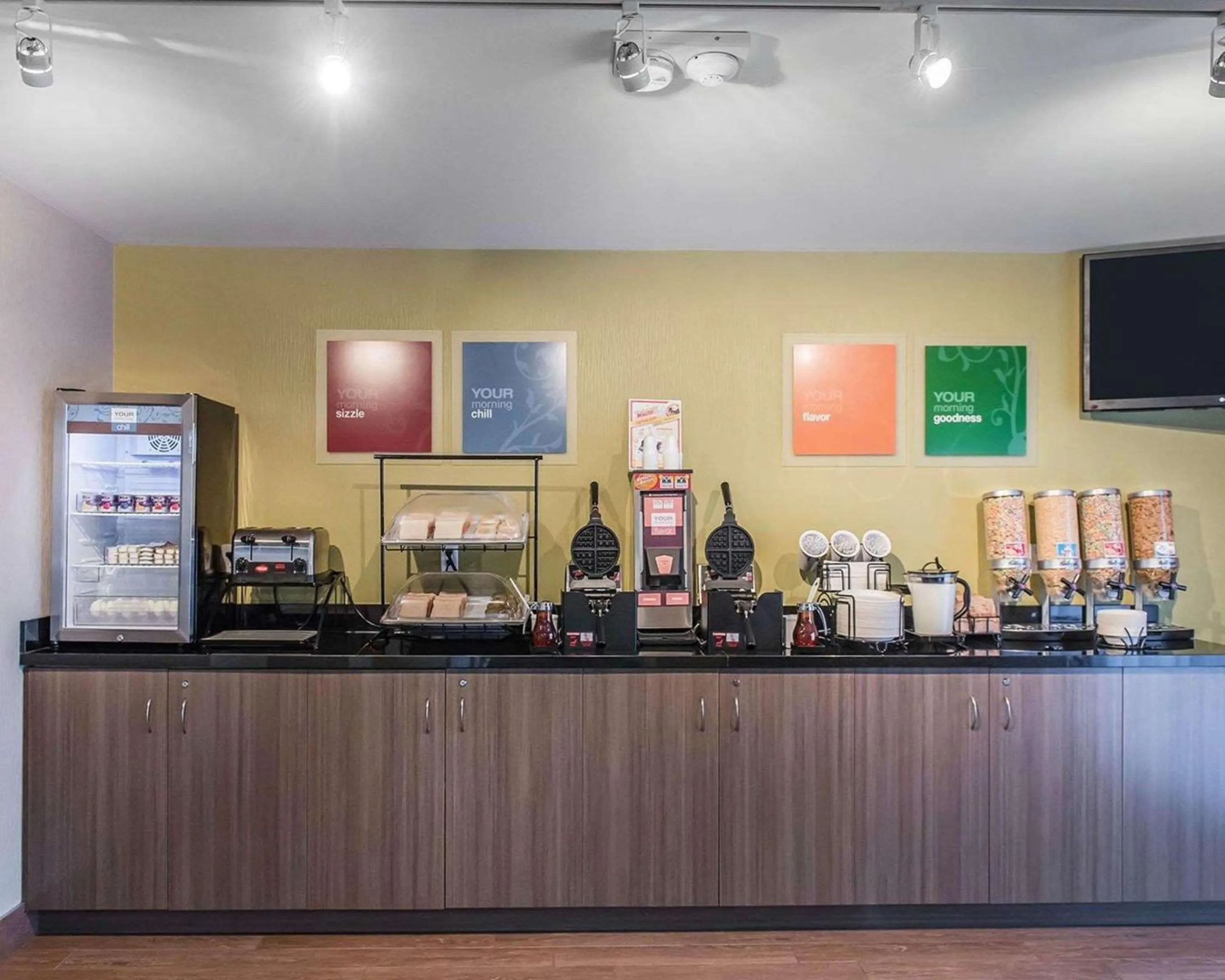 Restaurant/places to eat in Comfort Inn