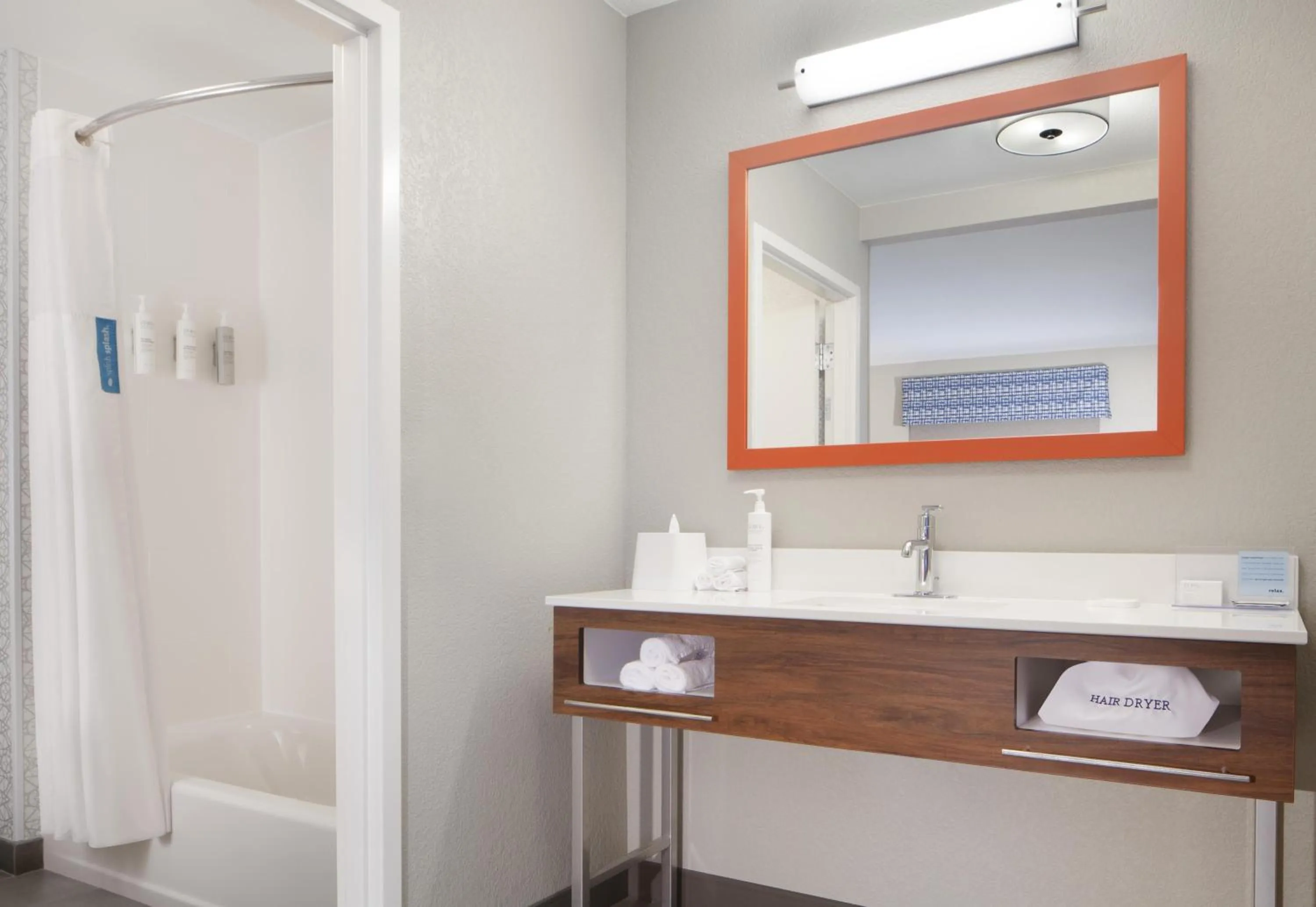 Bathroom in Hampton Inn & Suites Cleveland-Mentor