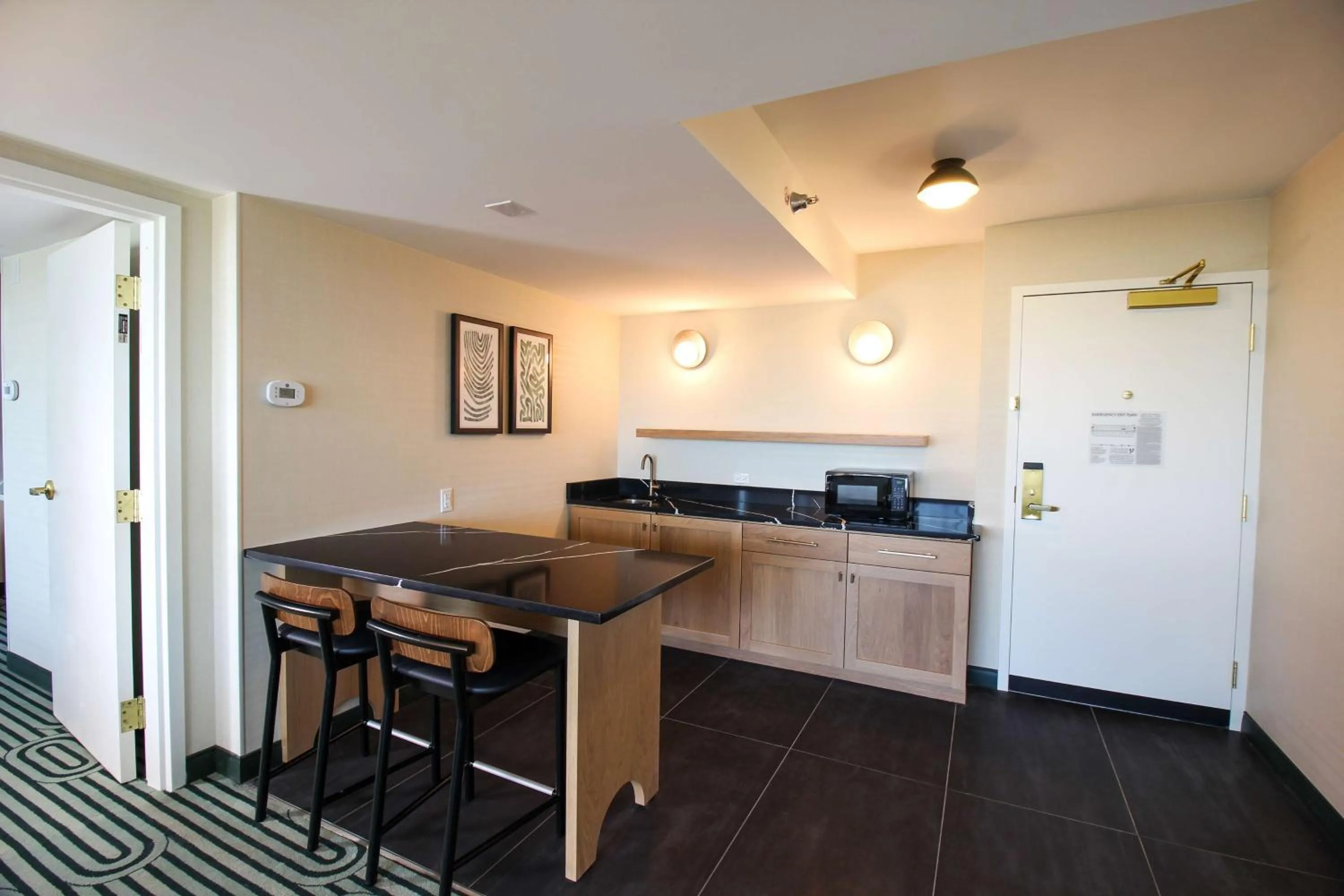Kitchen or kitchenette in Doubletree By Hilton Clarksville Riverview