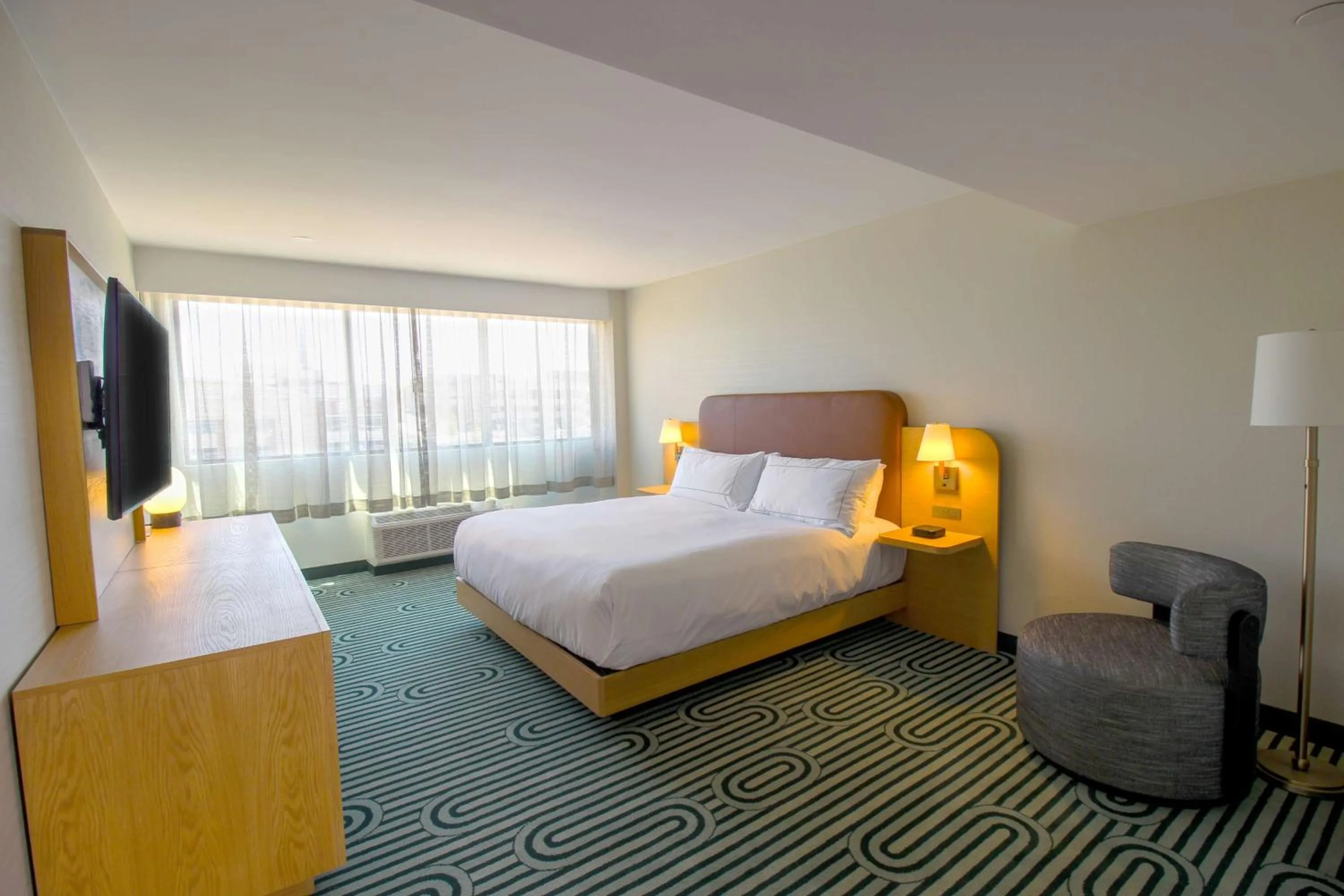 Bed in Doubletree By Hilton Clarksville Riverview