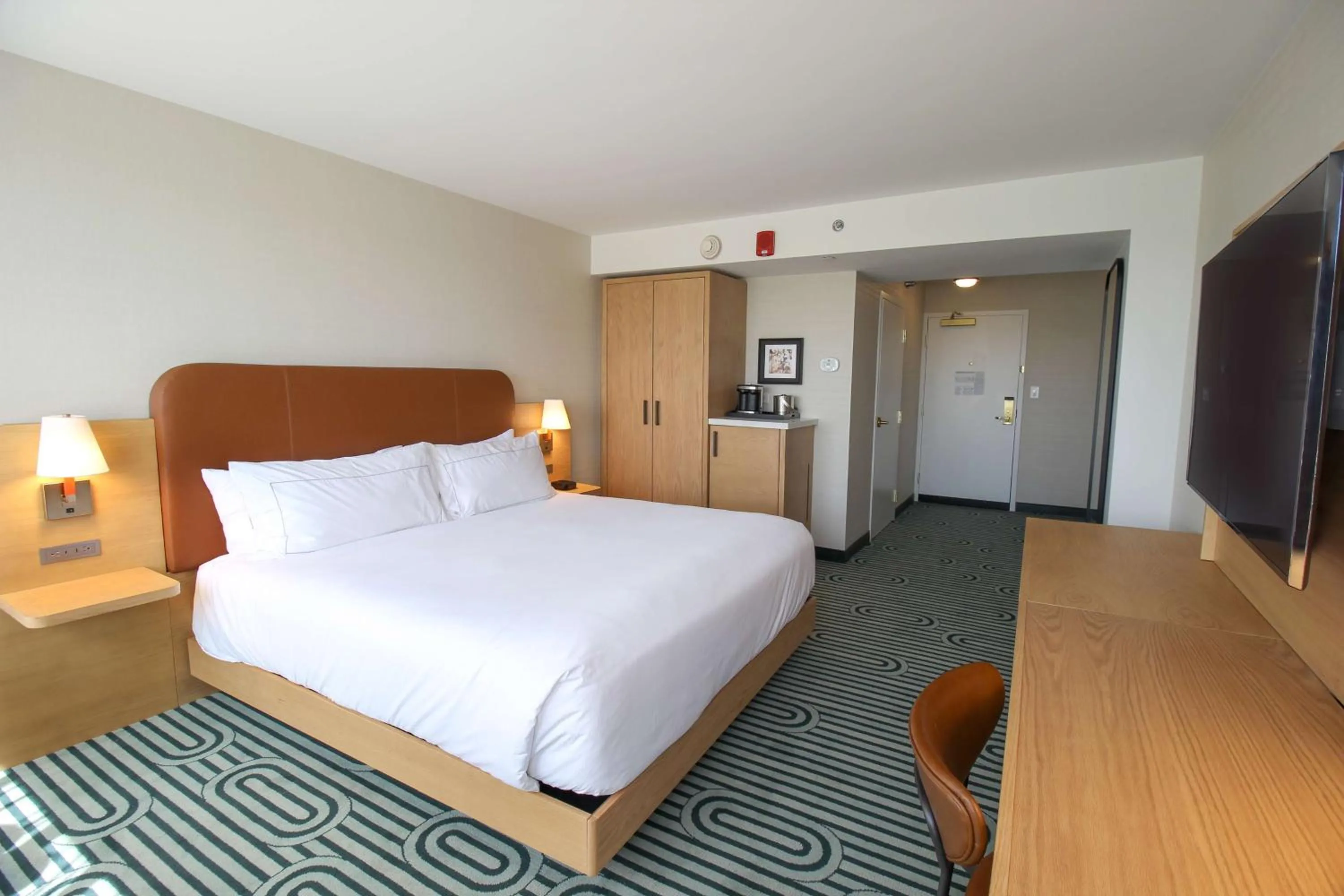 Bed in Doubletree By Hilton Clarksville Riverview