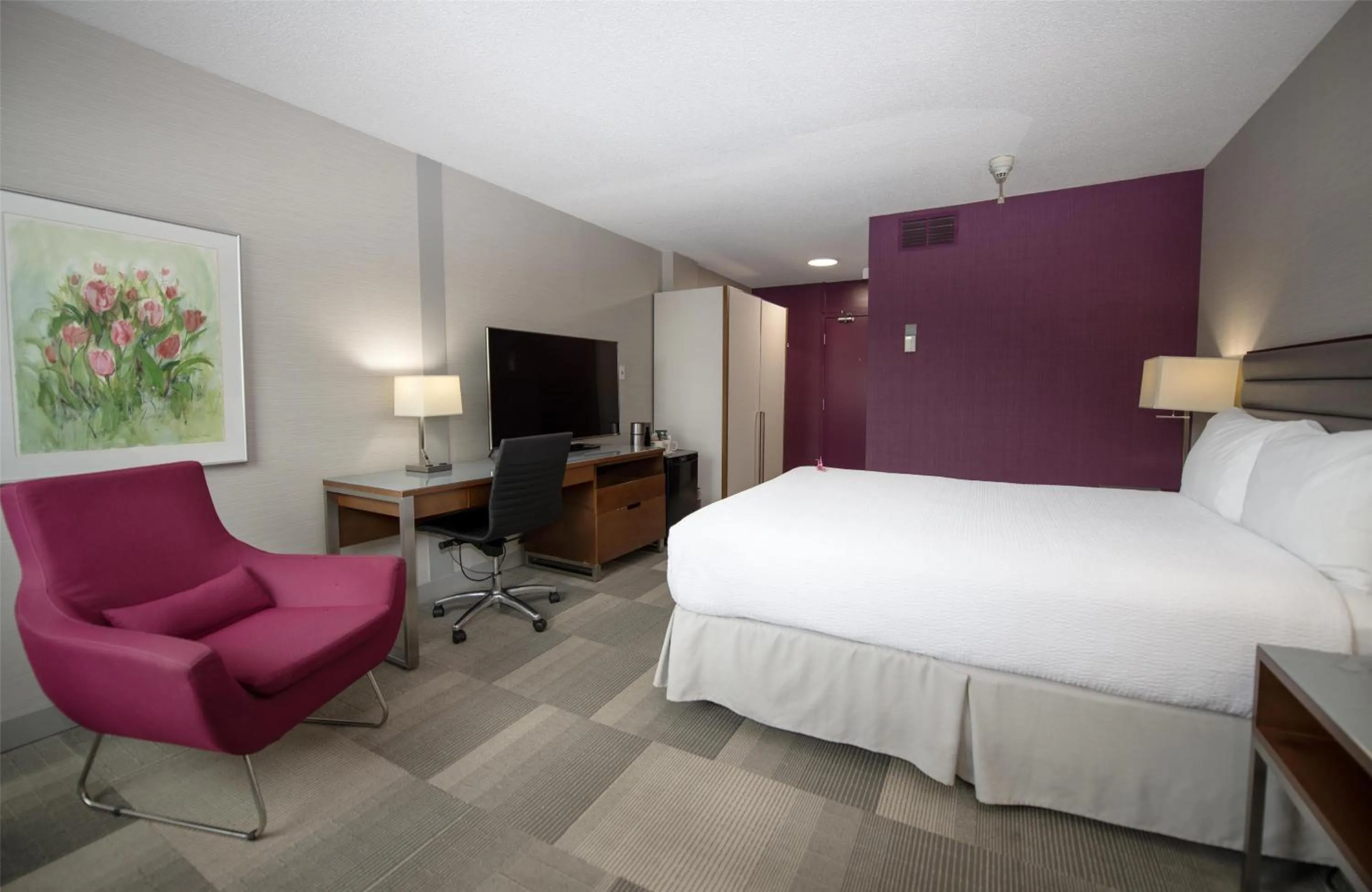 Bedroom, Bed in Coast Prince George Hotel by APA