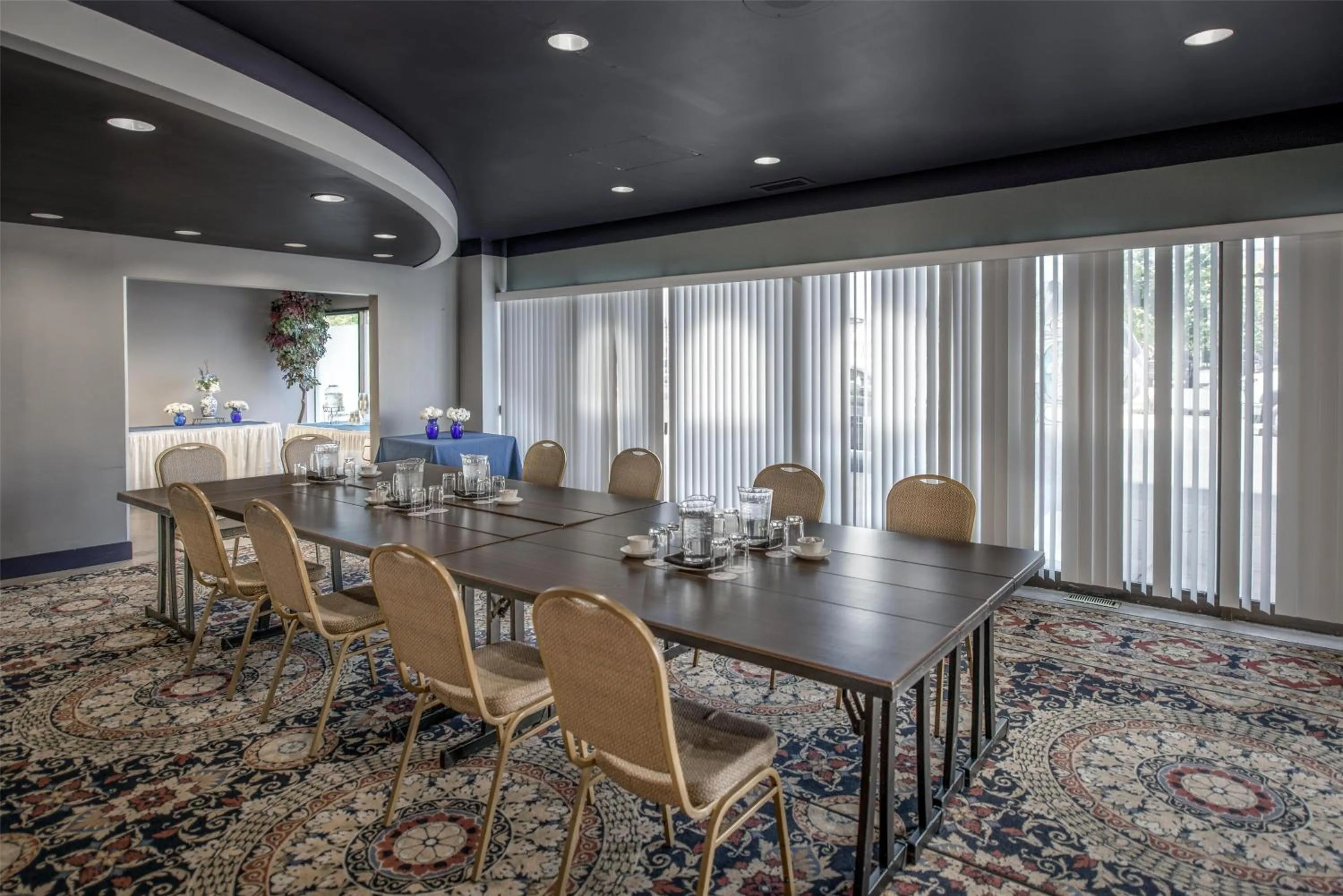 Meeting/conference room in Coast Prince George Hotel by APA