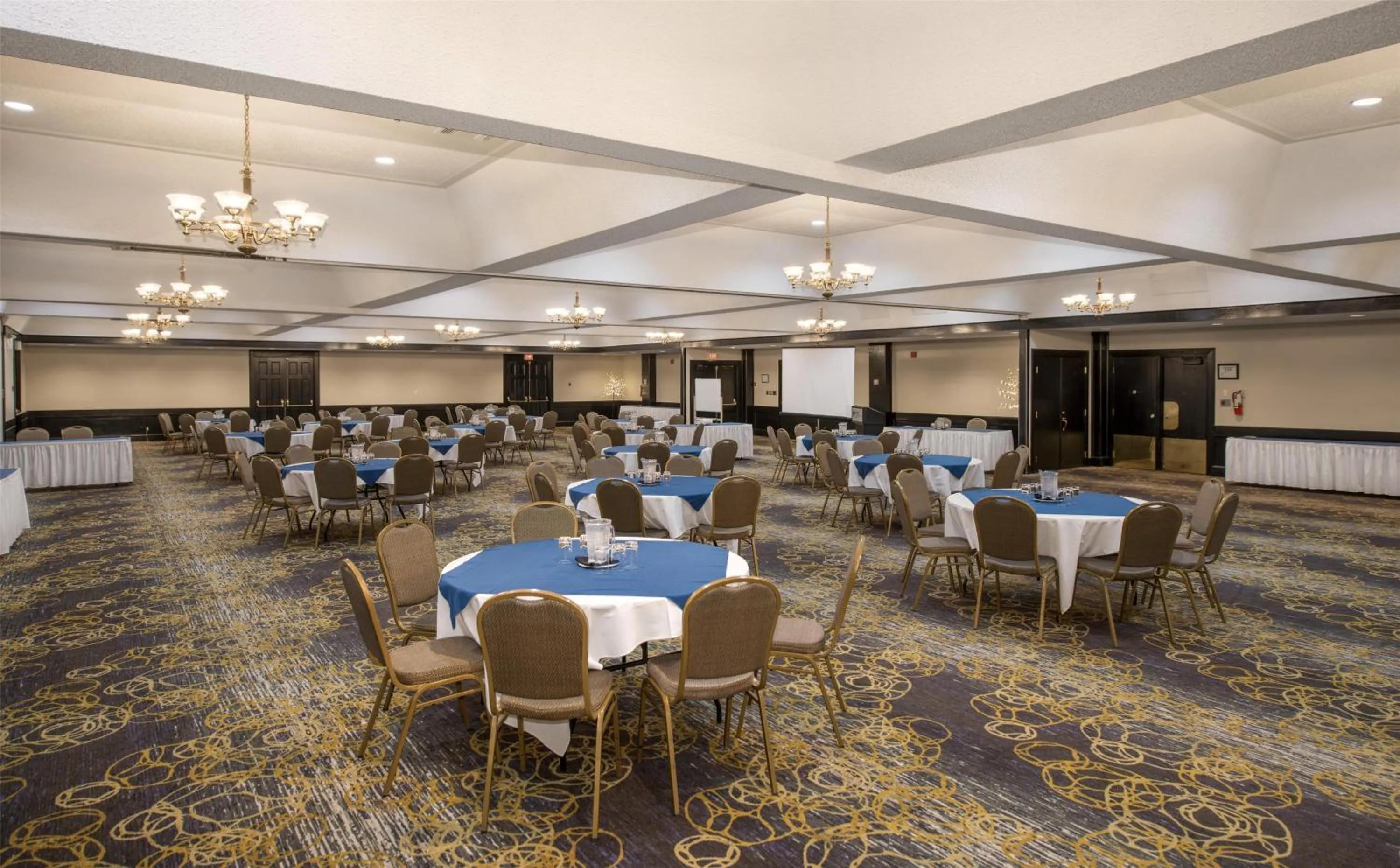 Banquet/Function facilities in Coast Prince George Hotel by APA