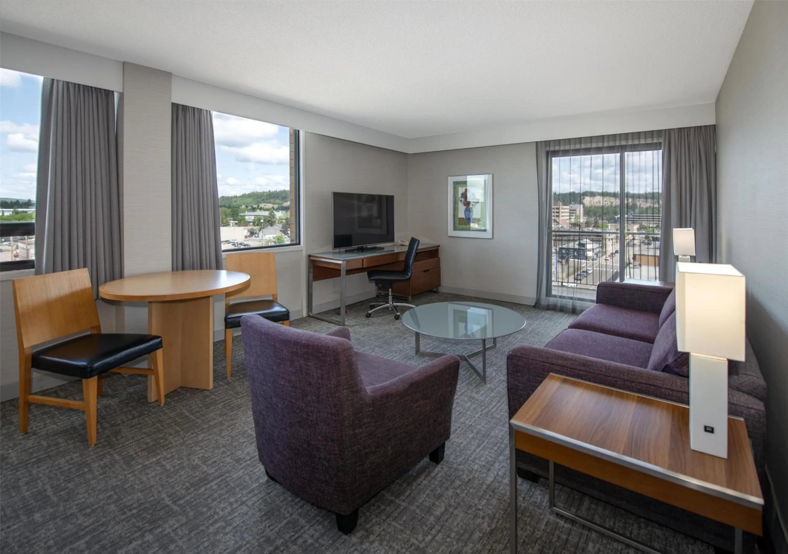 Photo of the whole room in Coast Prince George Hotel by APA