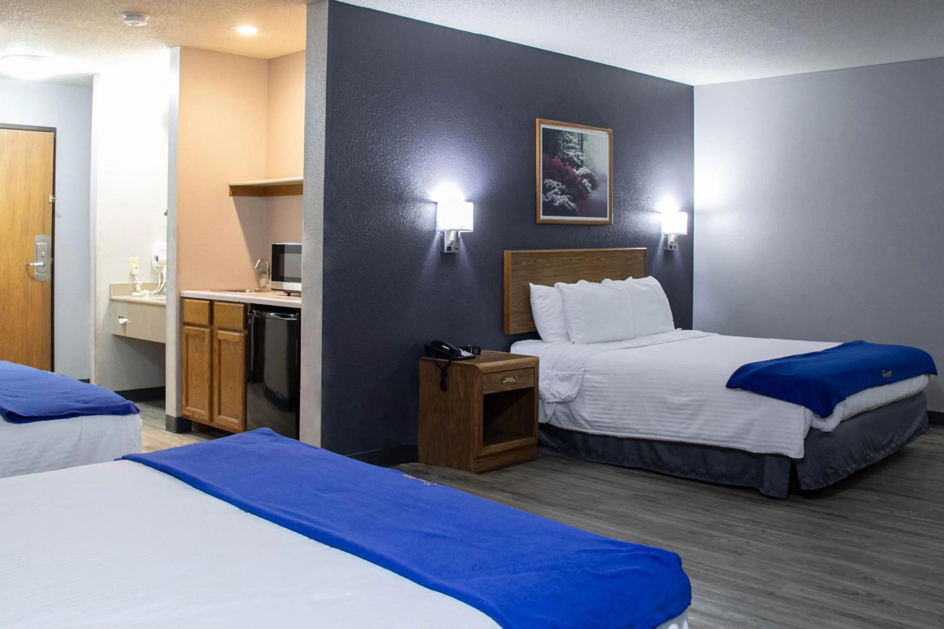 Bedroom, Bed in New Victorian Inn & Suites-Norfolk