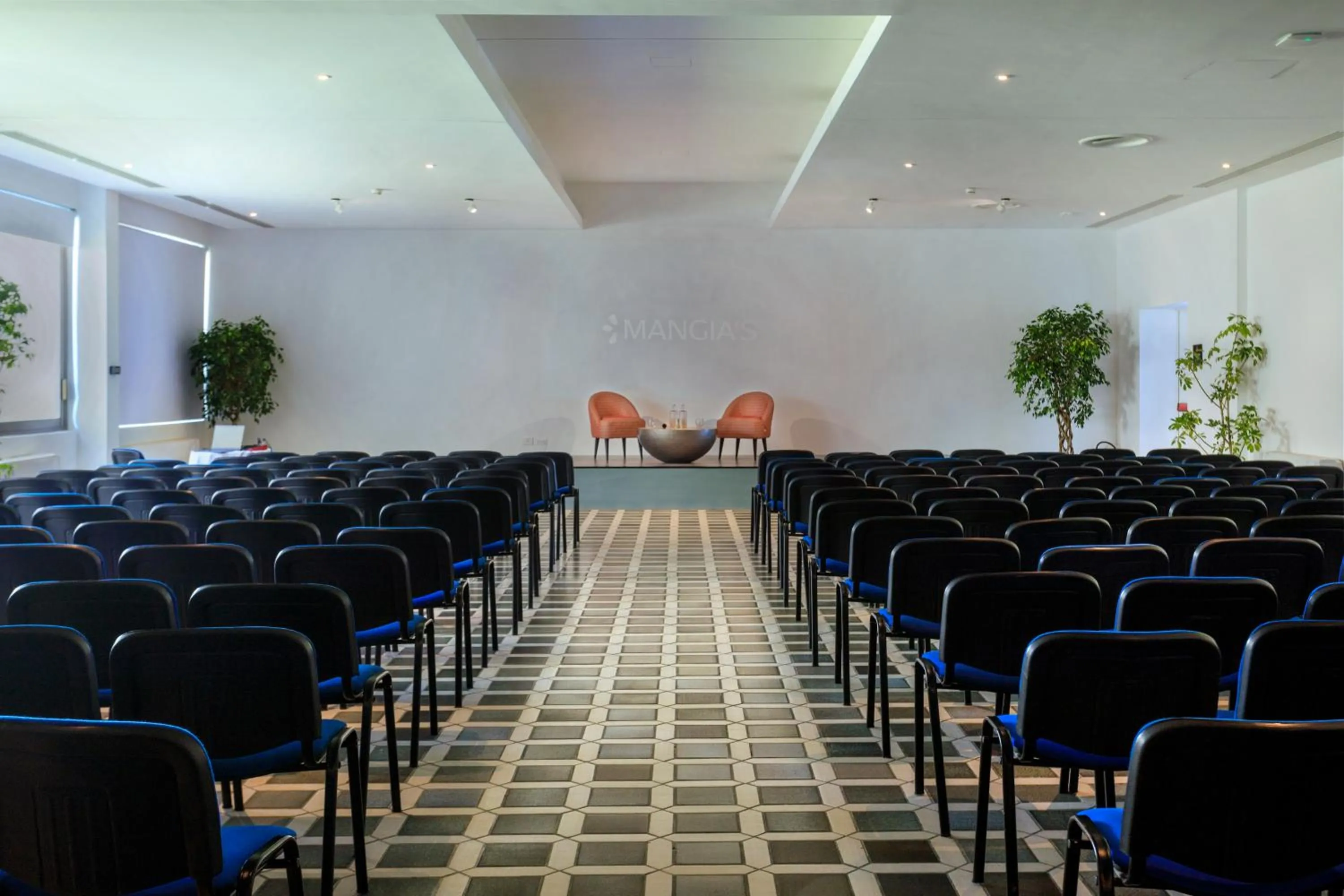 Meeting/conference room in Mangia's Torre Del Barone Resort & SPA