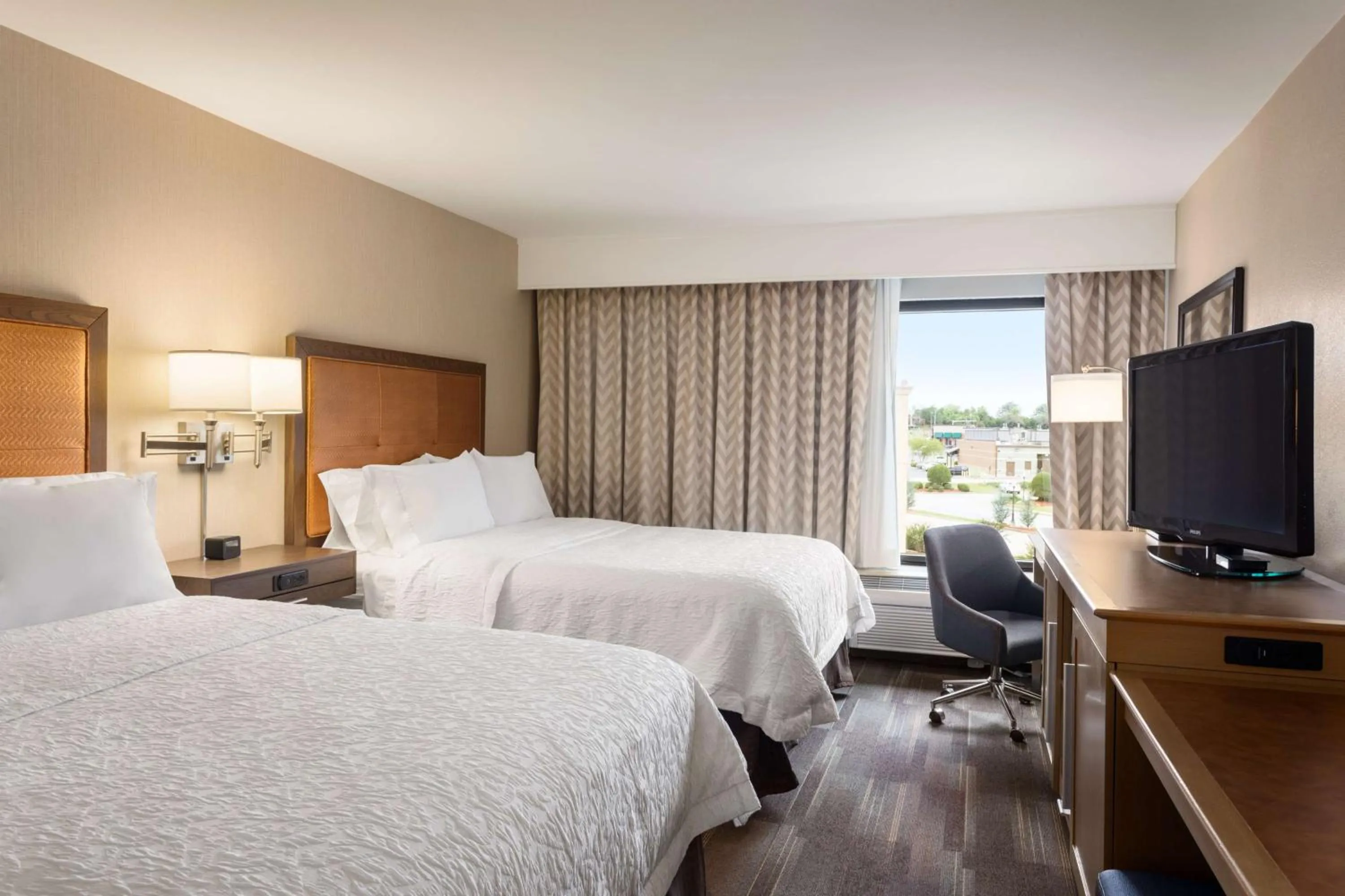 Bed in Hampton Inn by Hilton Fort Smith