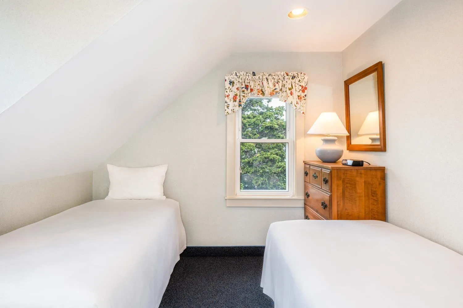 Bedroom, Bed in Green Harbor Resort