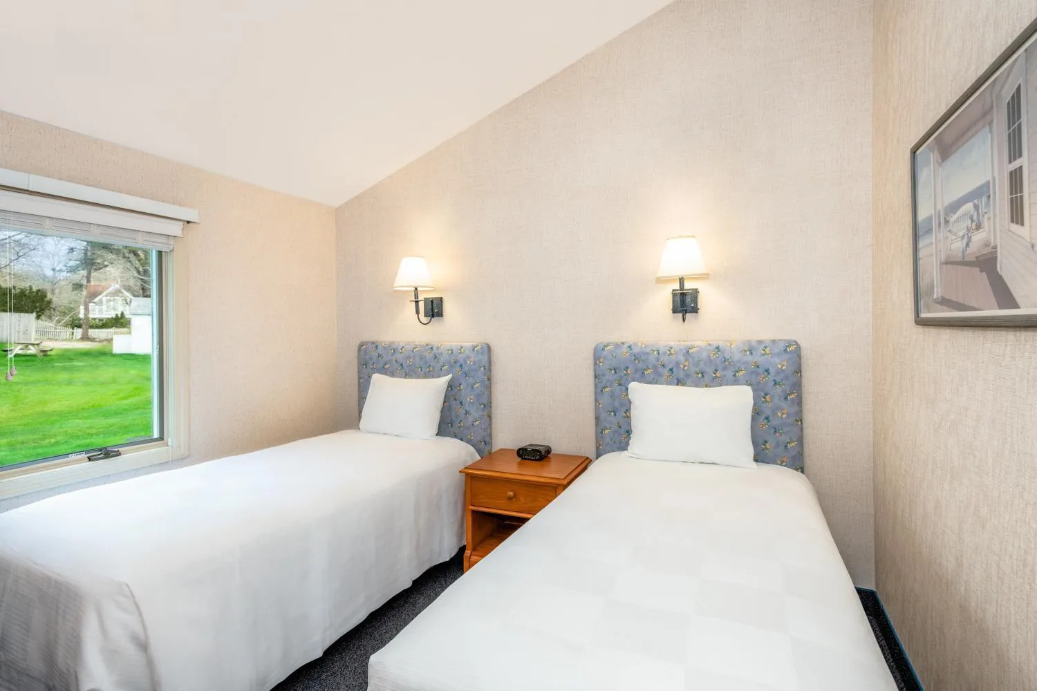 Bedroom, Bed in Green Harbor Resort