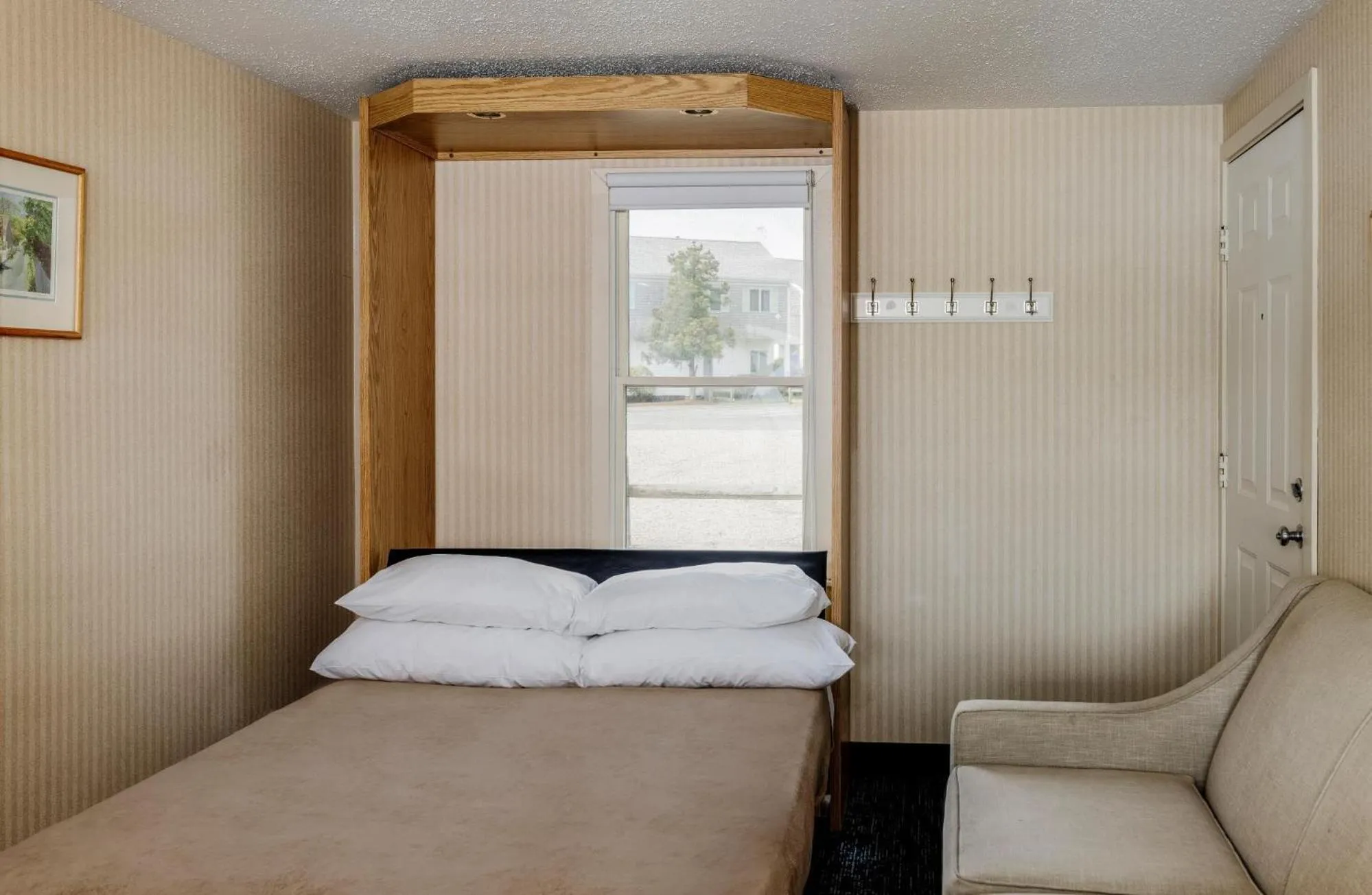 Bedroom, Bed in Green Harbor Resort