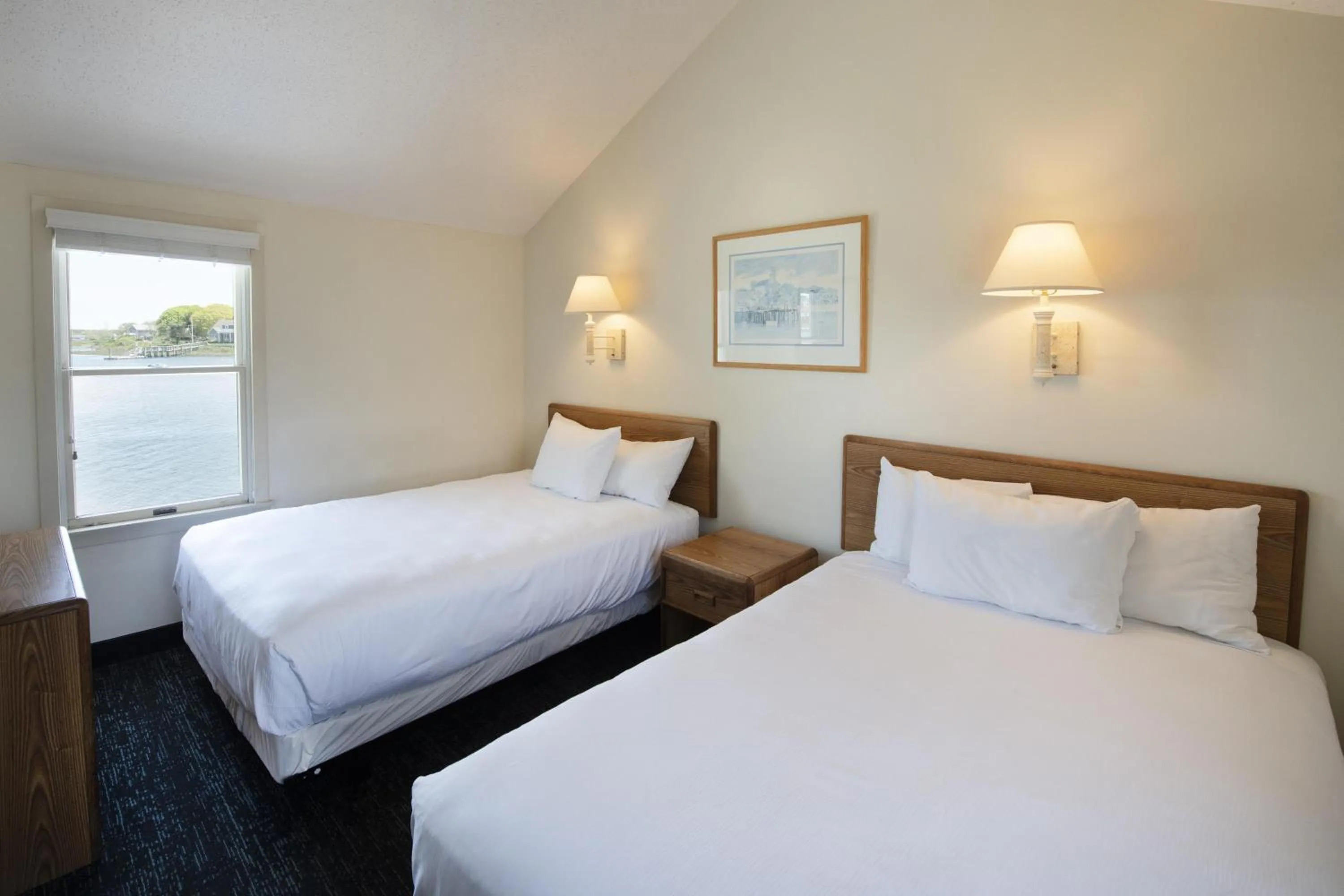 Bedroom, Bed in Green Harbor Resort