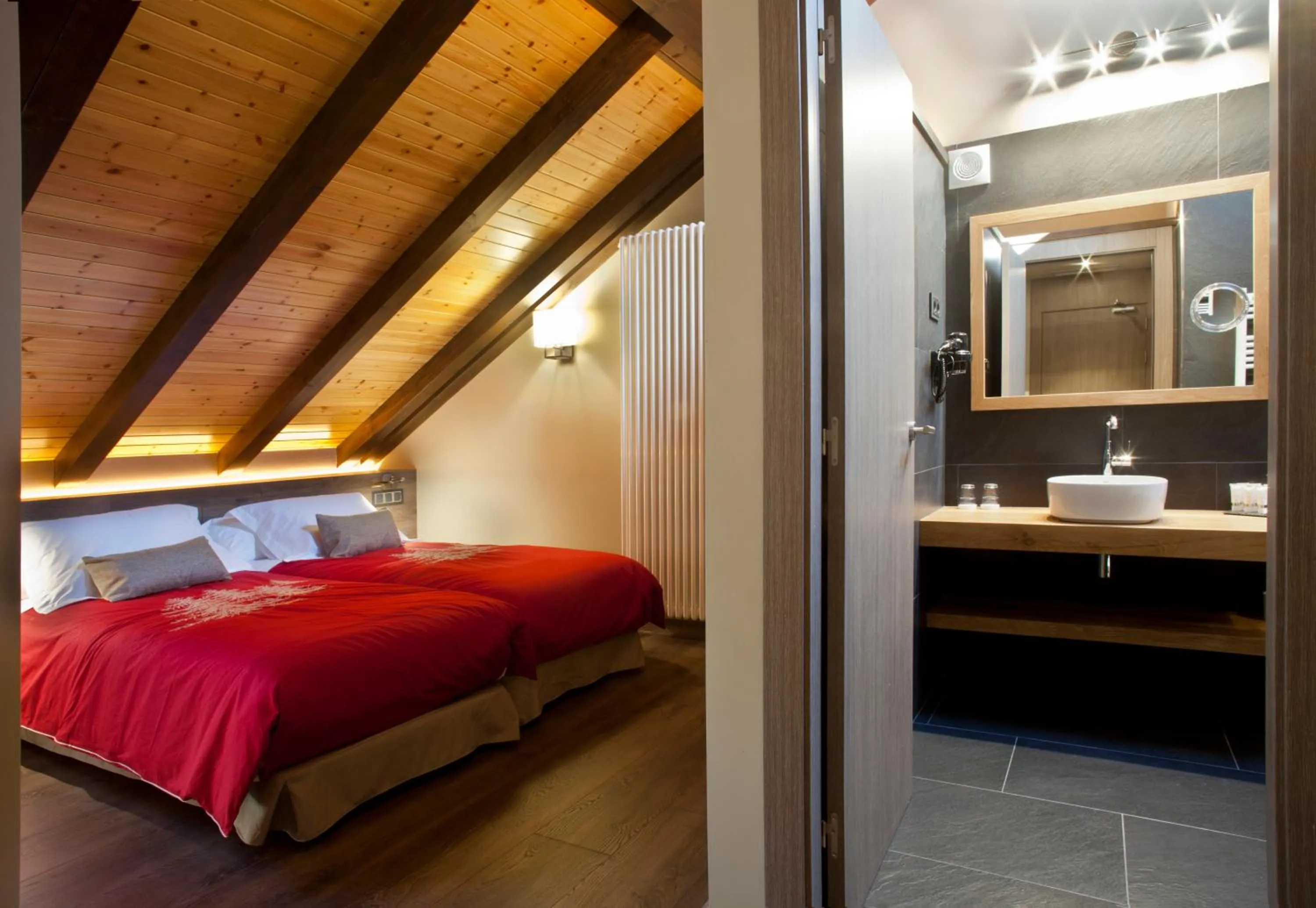 Photo of the whole room, Bed in Hotel Boutique La Neu