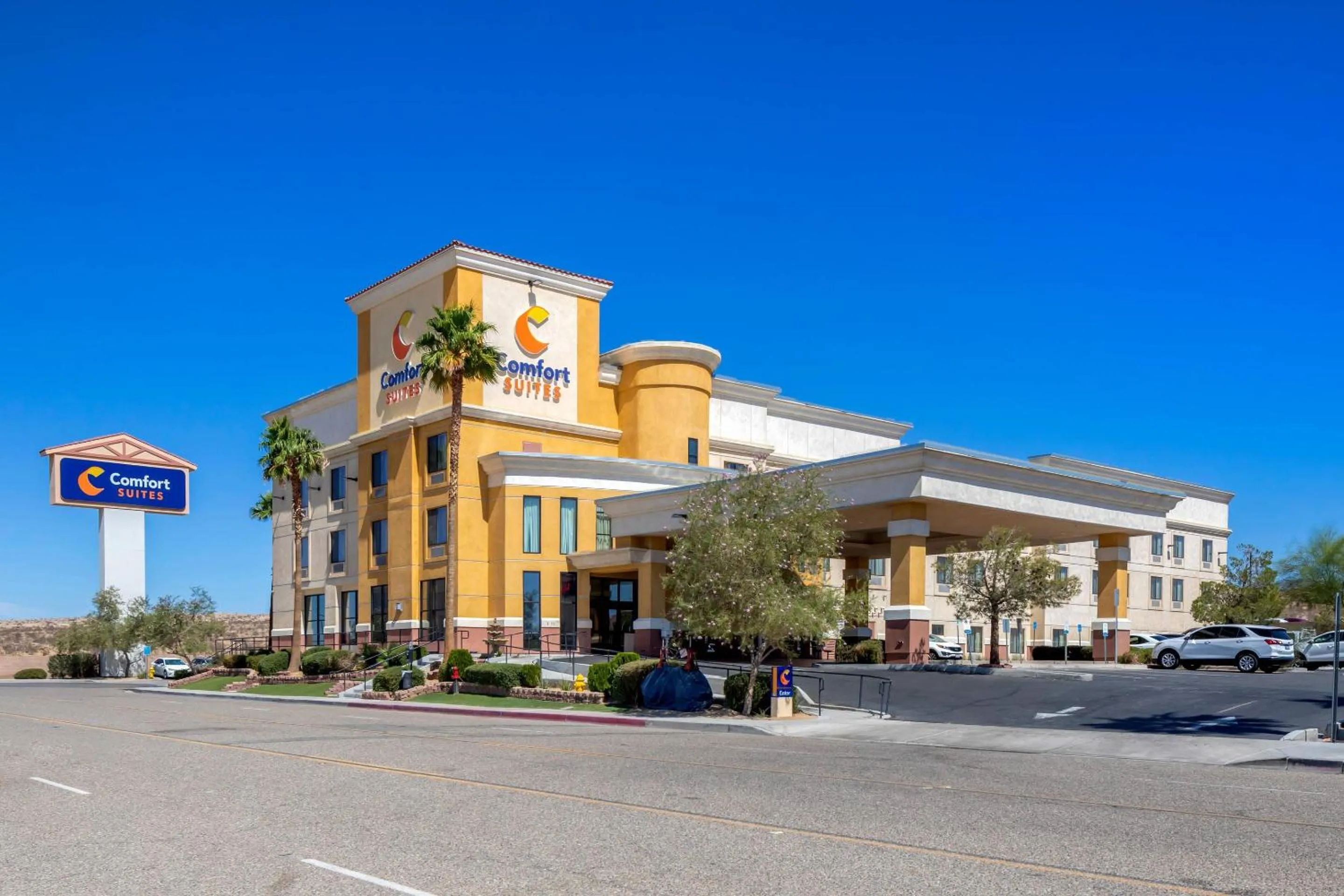Property building in Comfort Suites Barstow near I-15