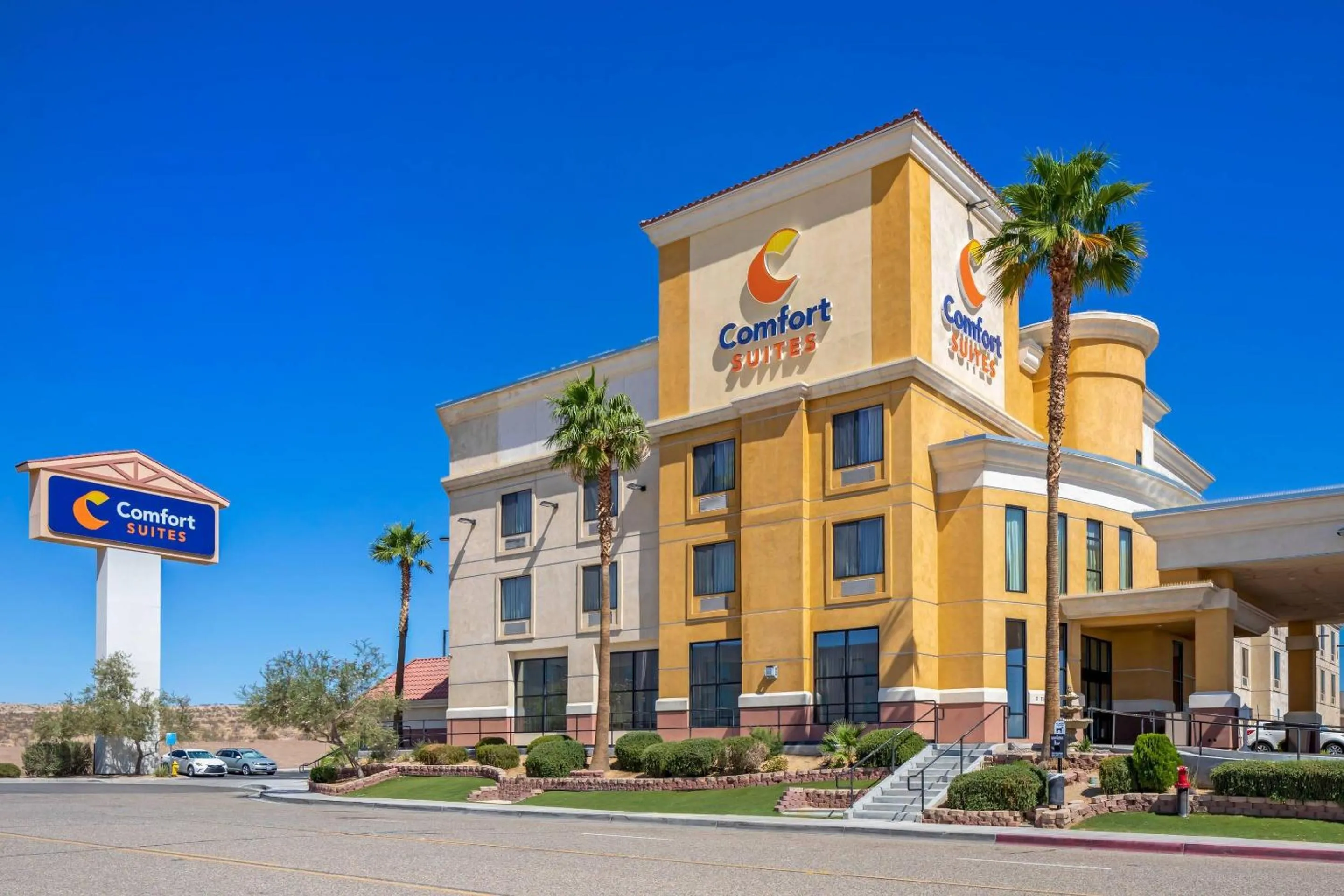 Property building in Comfort Suites Barstow near I-15