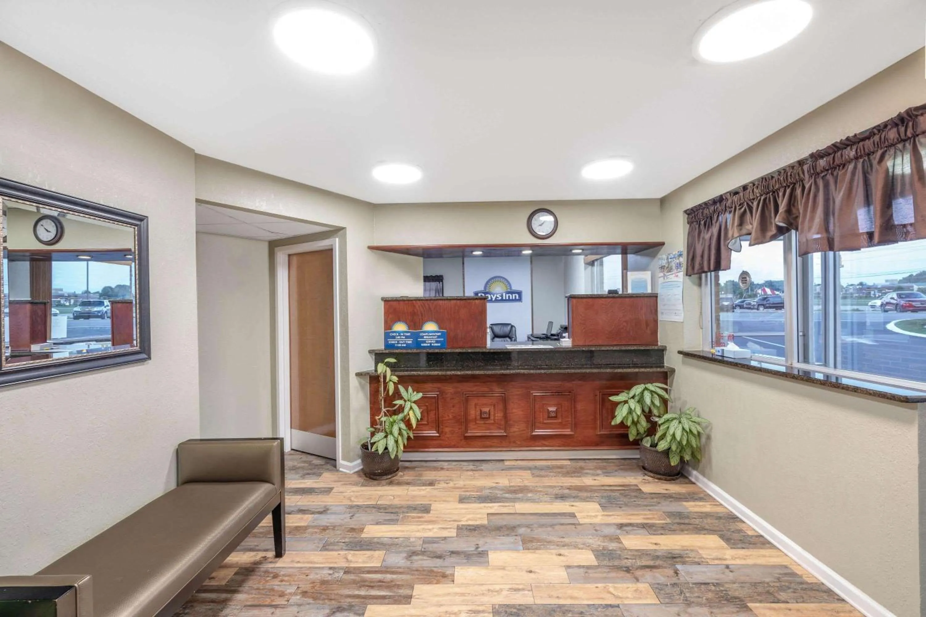 Lobby or reception in Days Inn by Wyndham Clarksville TN
