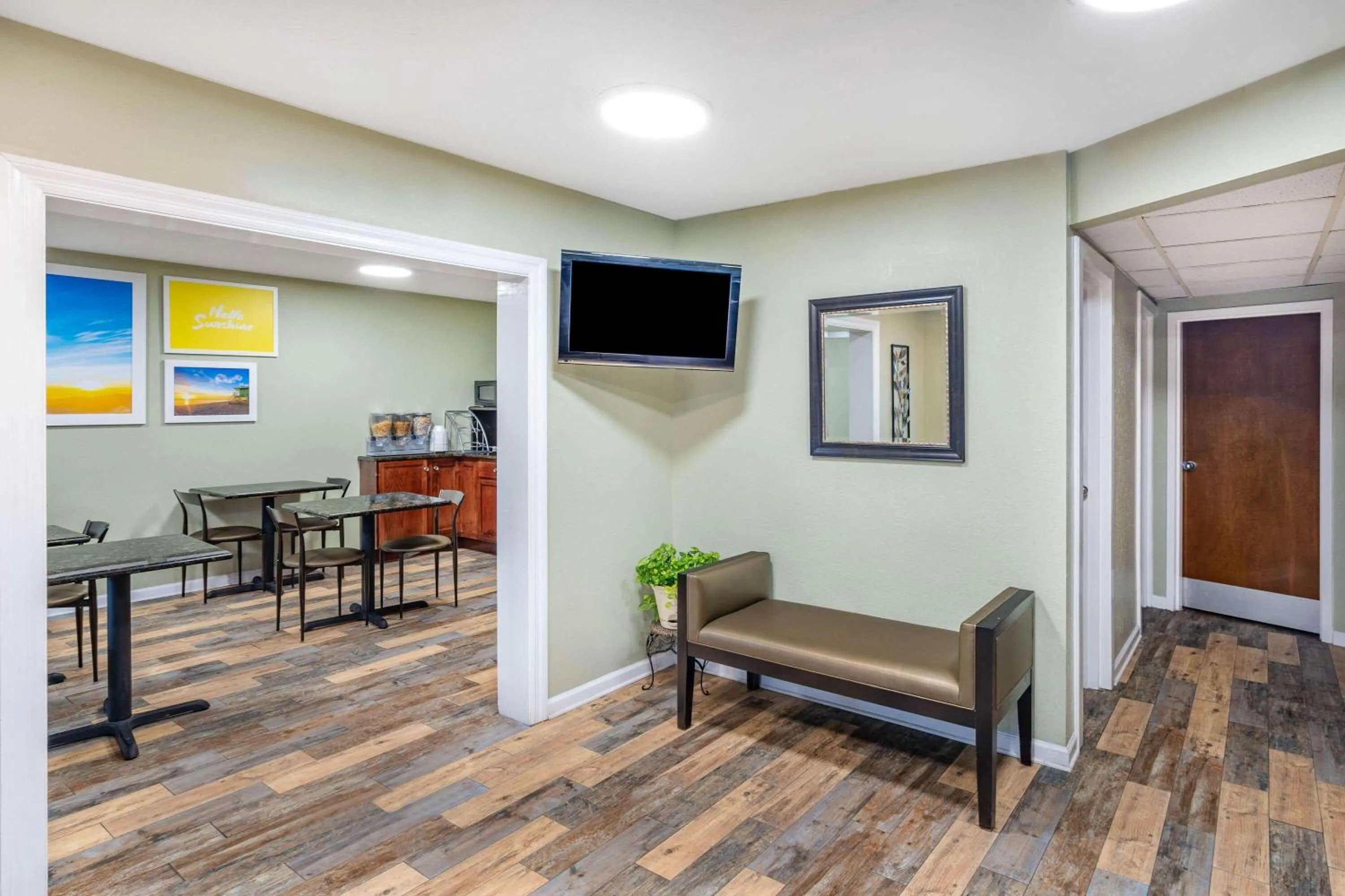 Lobby or reception in Days Inn by Wyndham Clarksville TN
