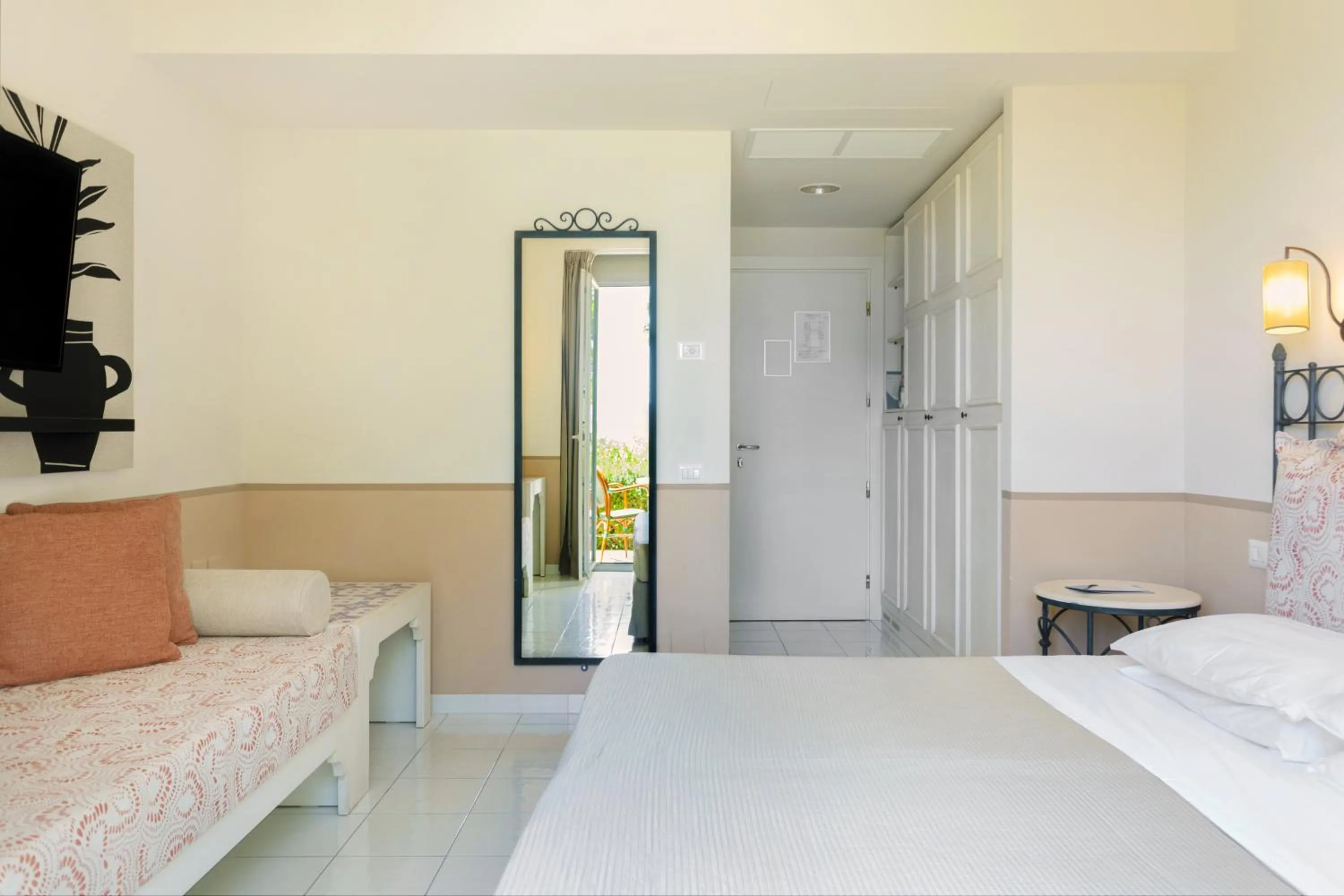 Bedroom, Bed in Mangia's Selinunte Resort