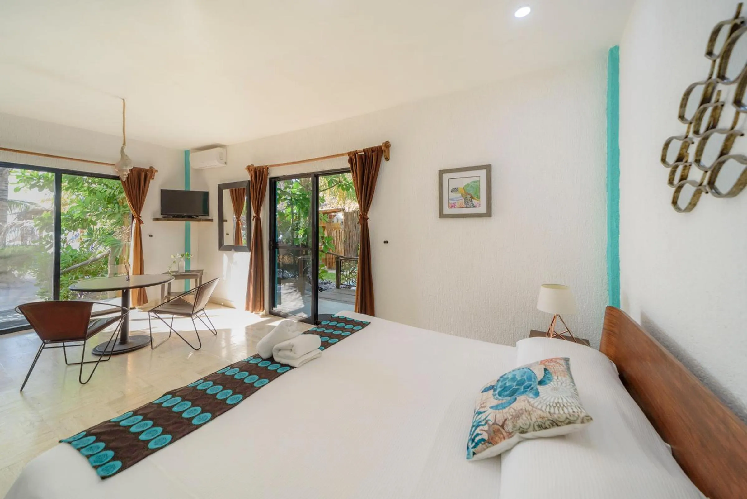 Bed in Hotel Villas Tiburon Adults Only