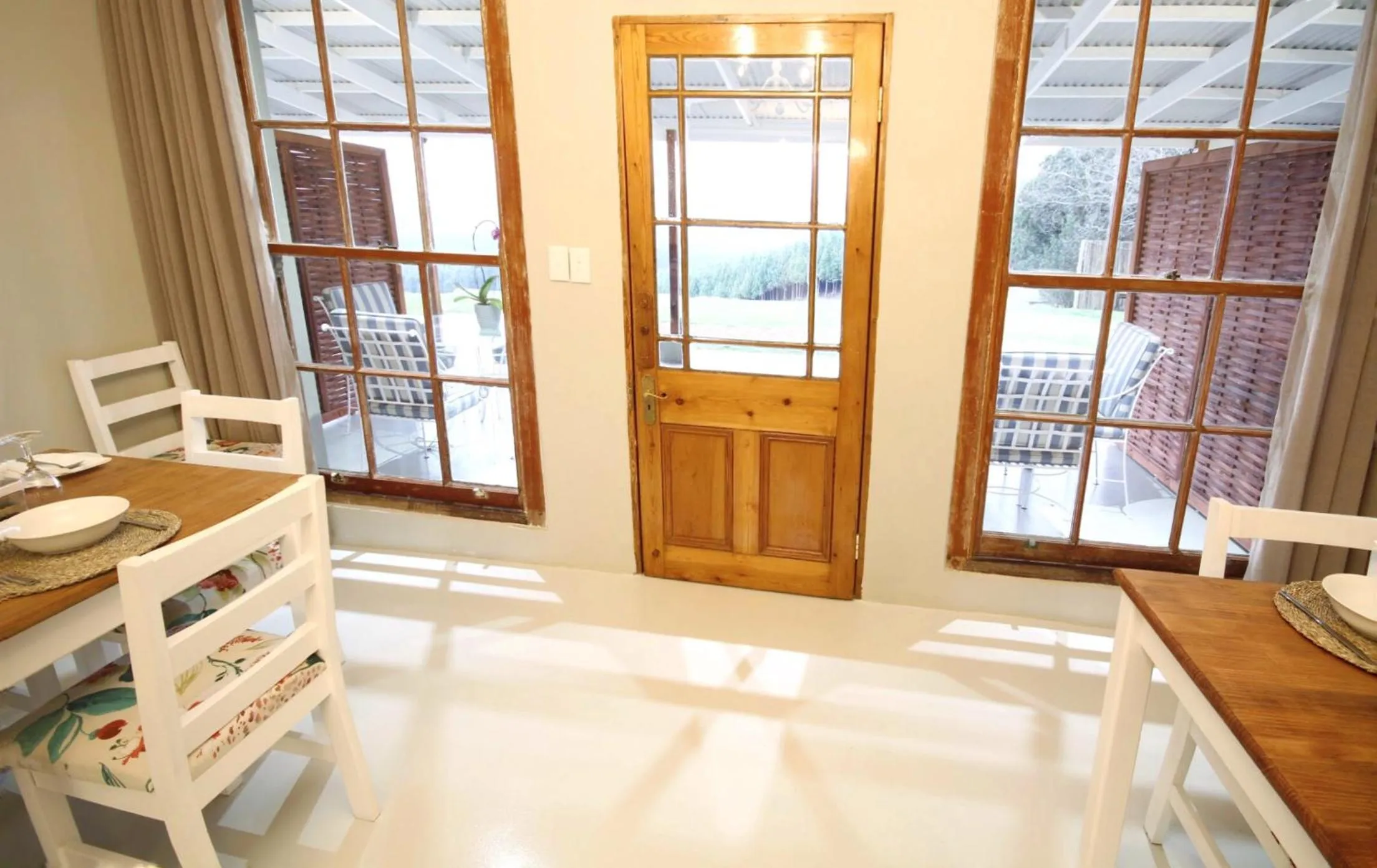 Communal lounge/ TV room in Curry's Post Bed & Breakfast