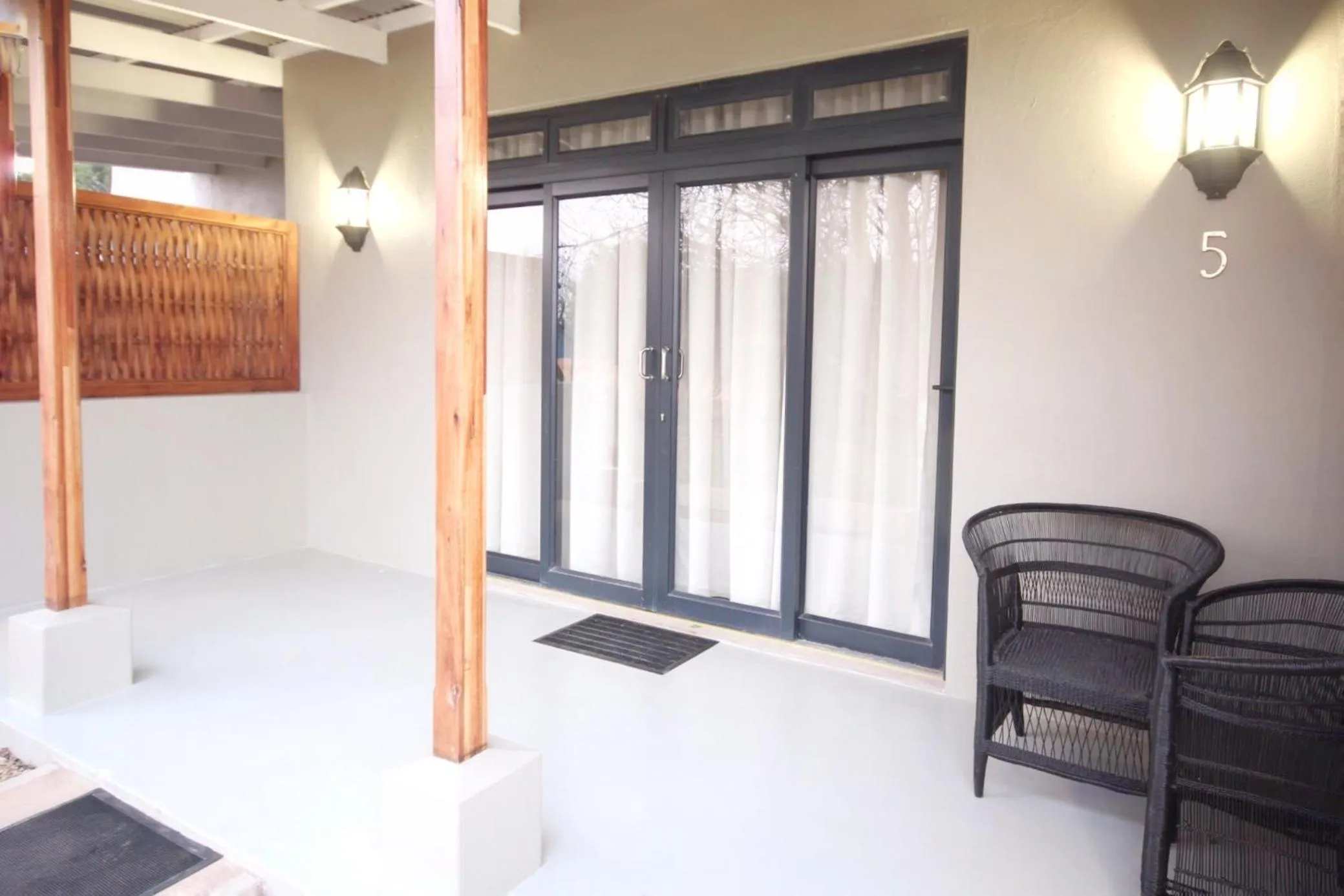 Patio in Curry's Post Bed & Breakfast