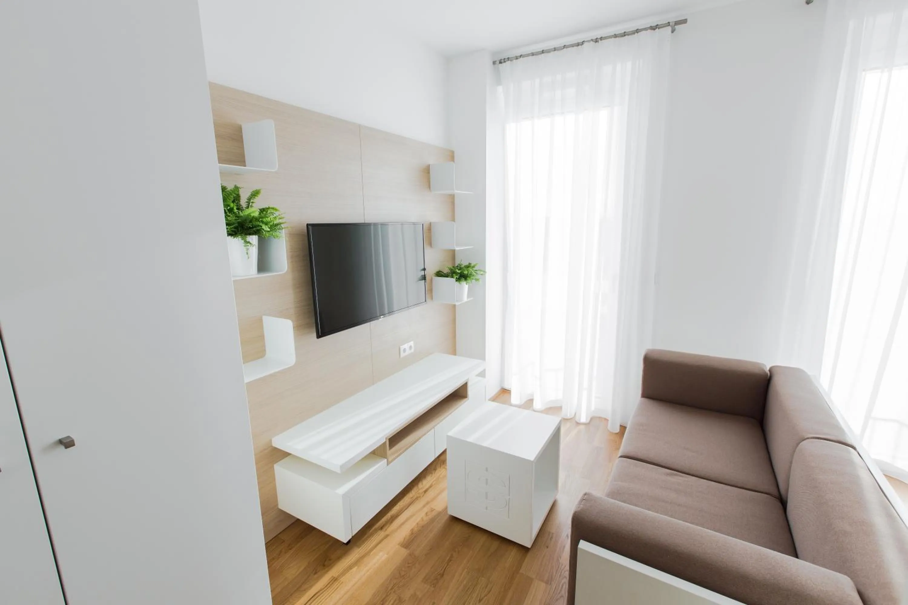 TV and multimedia in SHOME Hotel Graz I Self-Check-In I Free Parking