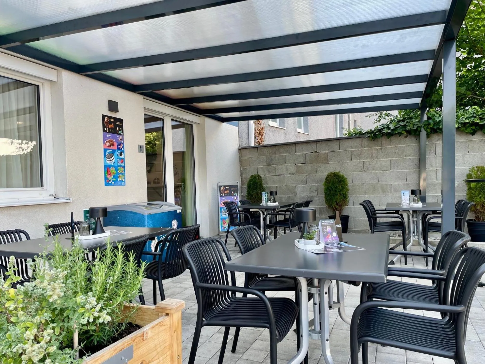 Restaurant/places to eat in SHOME Hotel Graz I Self-Check-In I Free Parking