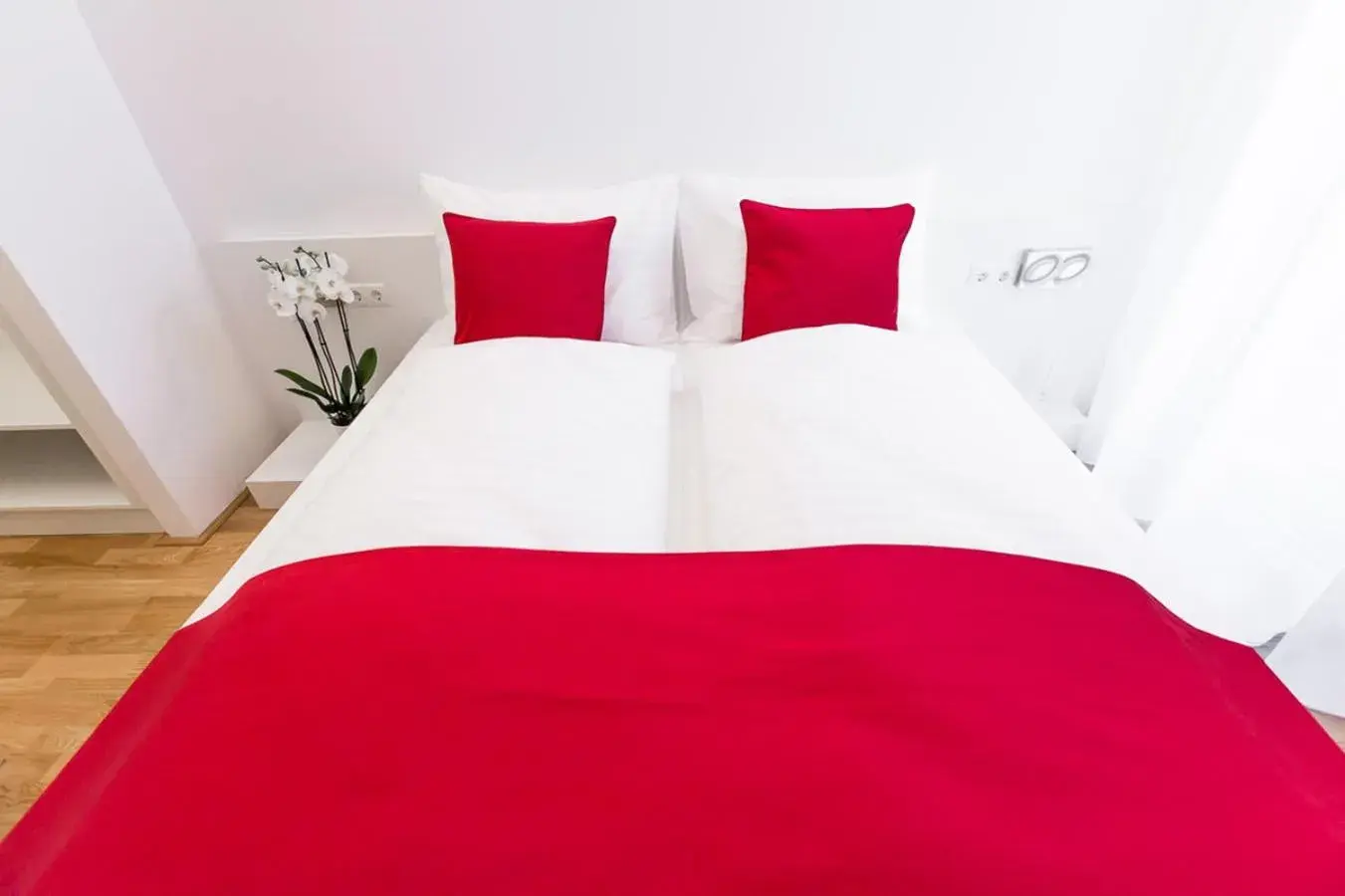 Deluxe Studio in SHOME Hotel Graz I Self-Check-In I Free Parking Deluxe Studio in SHOME Hotel Graz I Self-Check-In I Free Parking