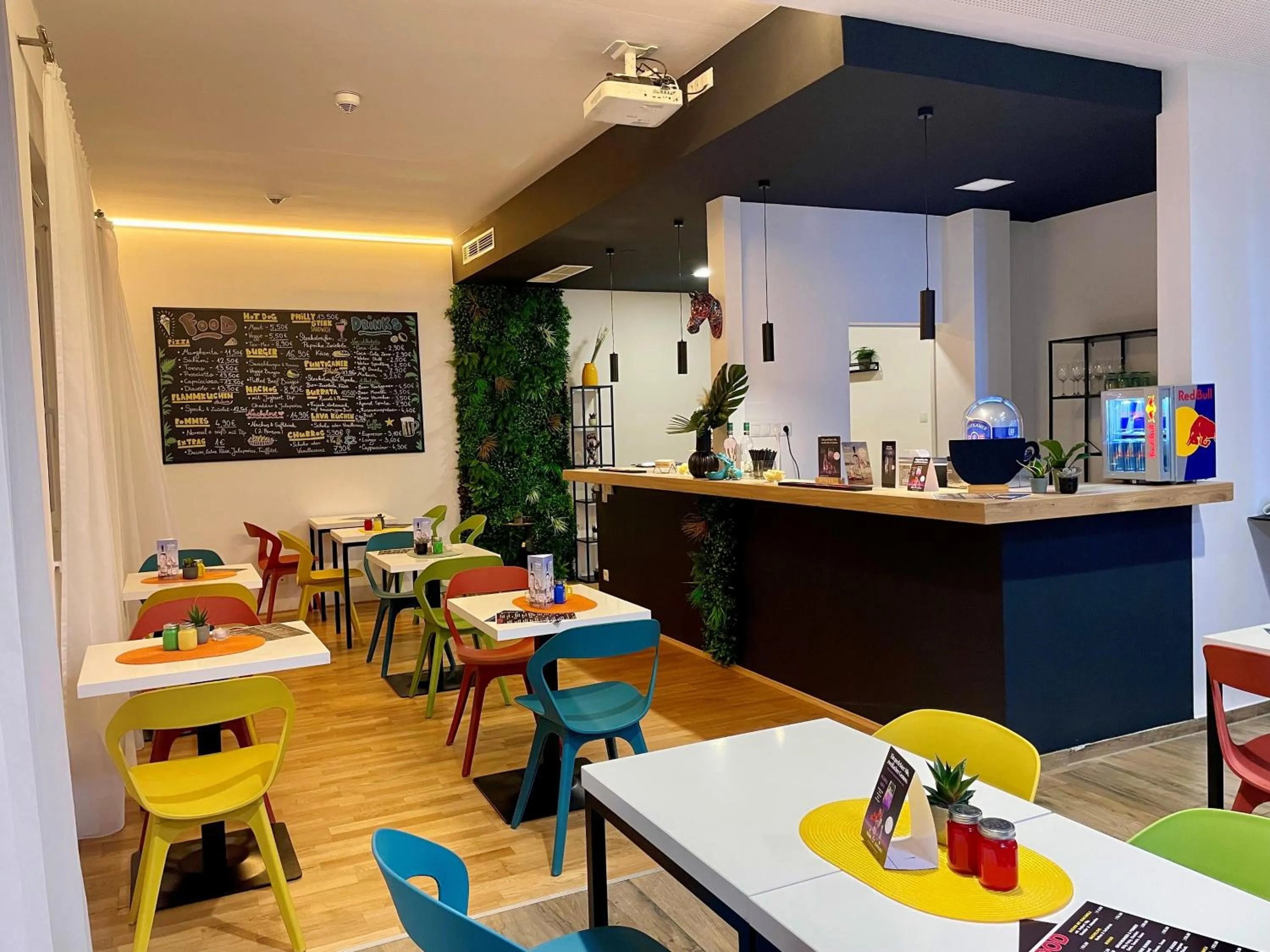 Restaurant/places to eat in SHOME Hotel Graz I Self-Check-In I Free Parking