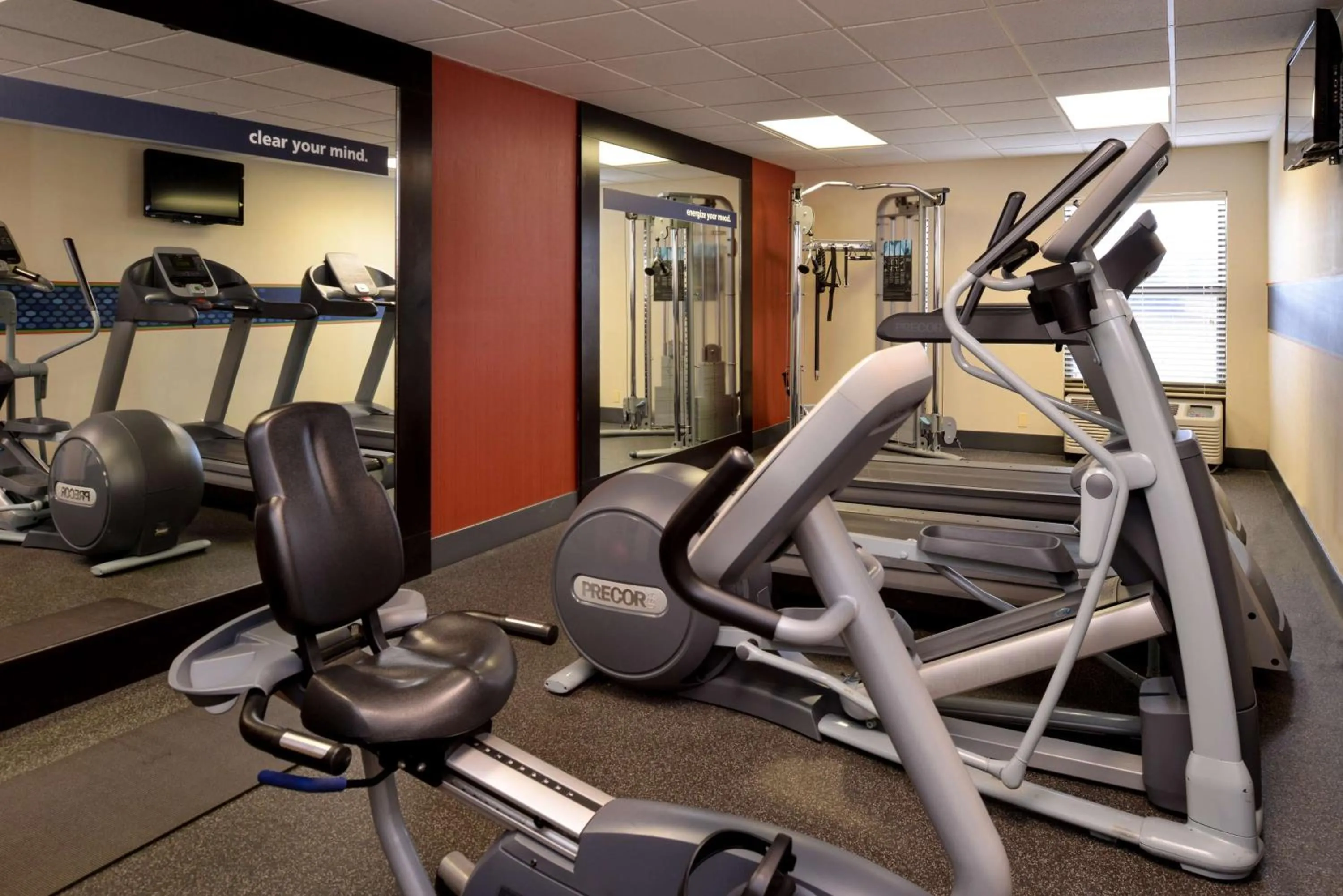 Fitness centre/facilities in Hampton Inn Henderson