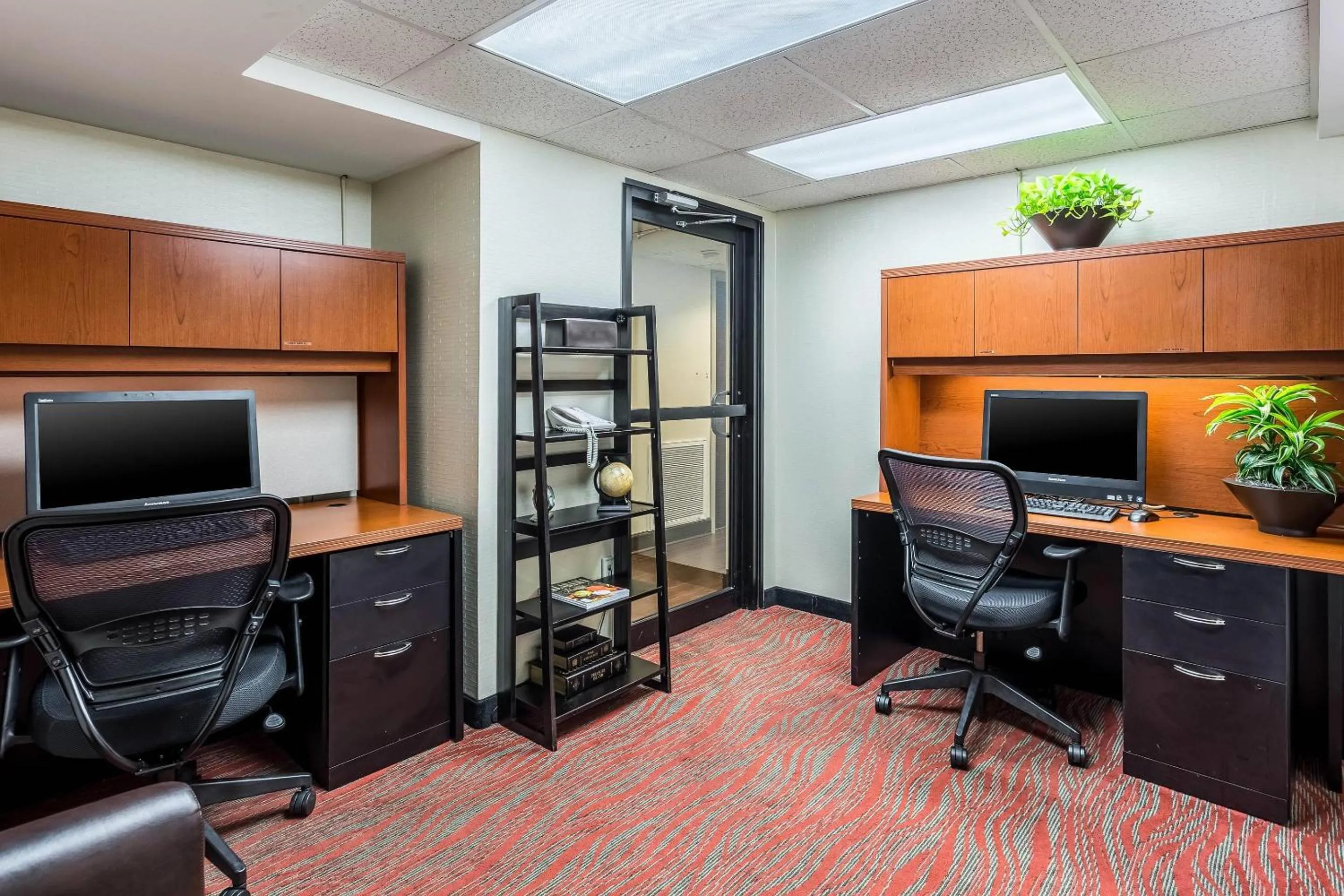 Business facilities in Clarion Pointe Huntsville Research Park
