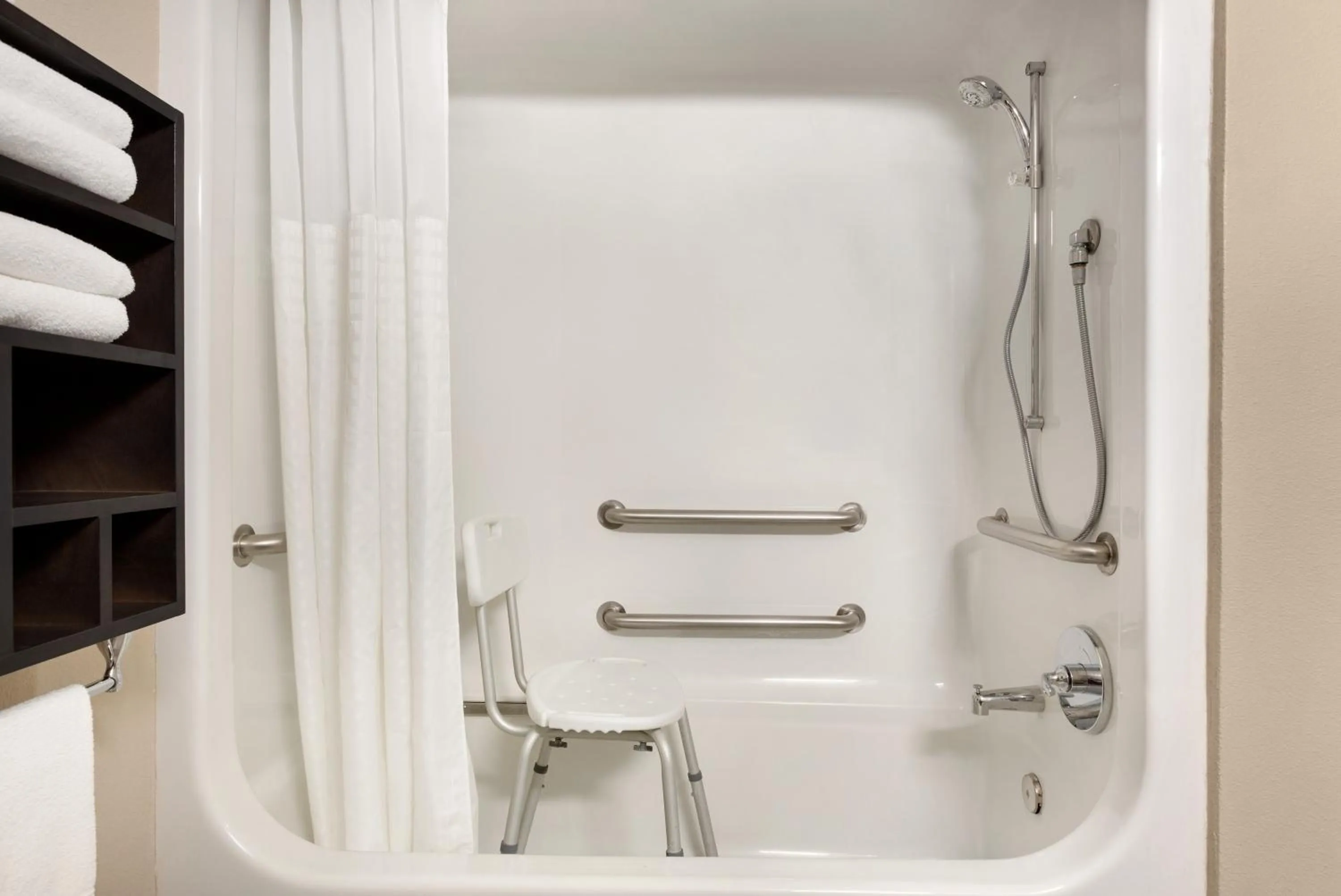 Bath in Super 8 by Wyndham San Antonio Airport North