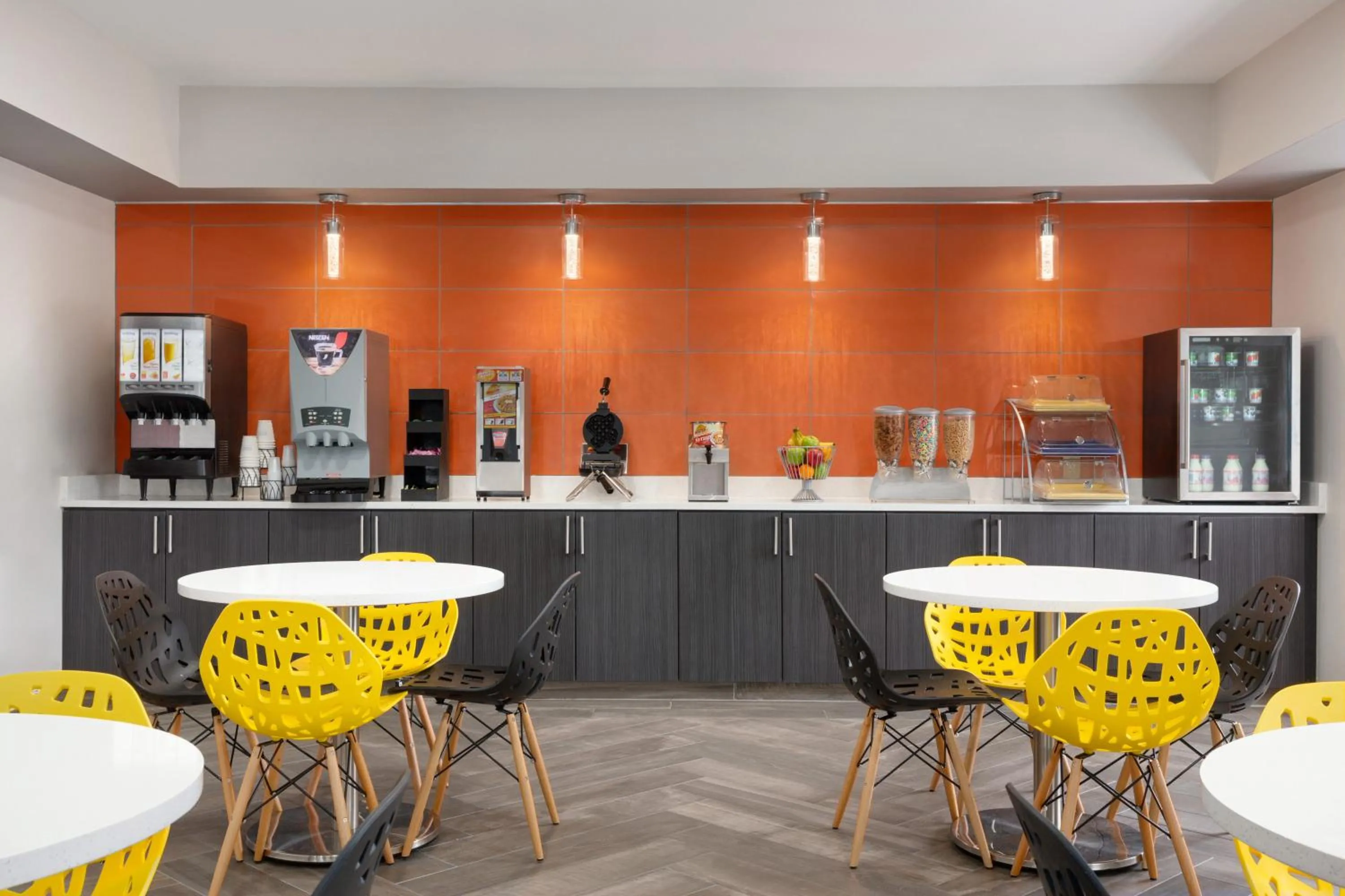 Breakfast in Super 8 by Wyndham San Antonio Airport North