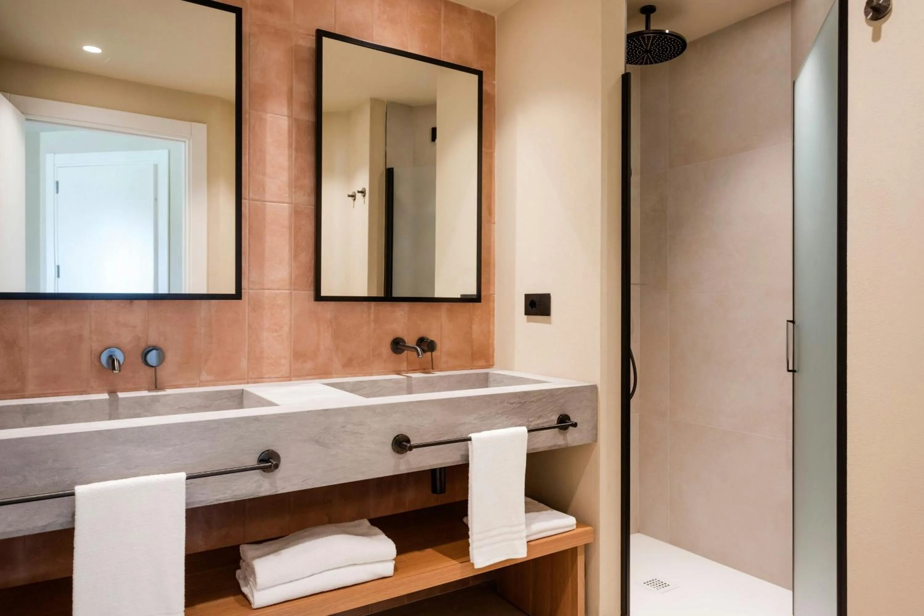 Bathroom in Mangia's Brucoli, Sicily, Autograph Collection