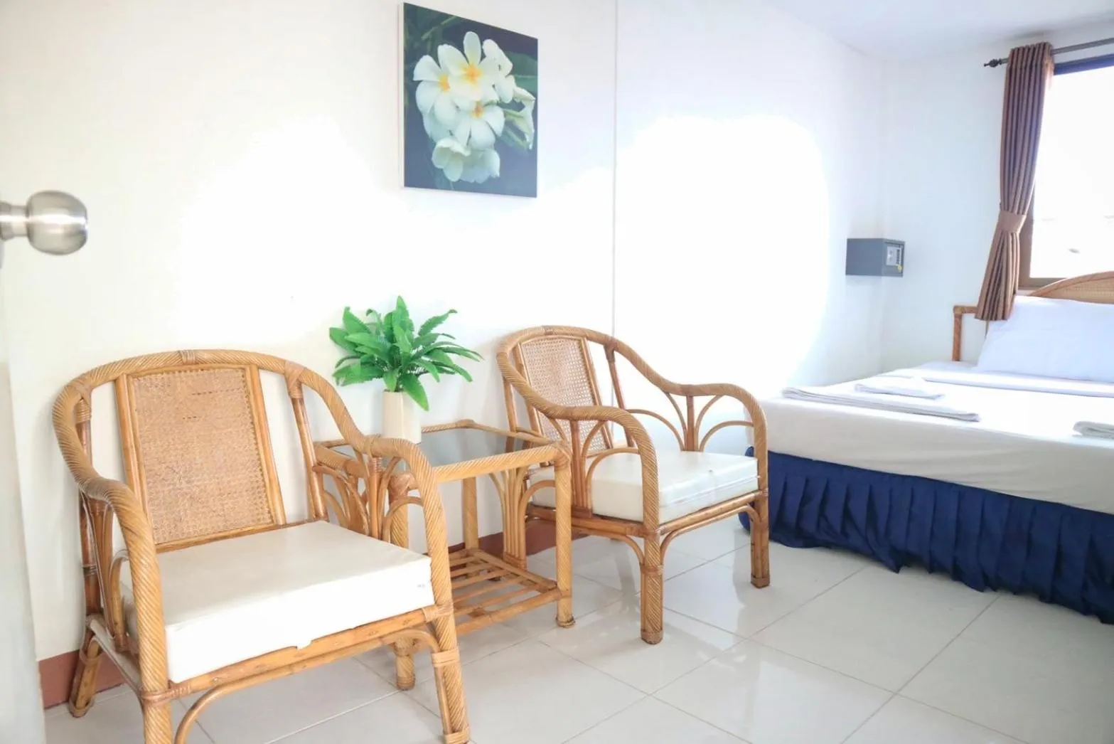 Photo of the whole room, Bed in Sunshine Guest House