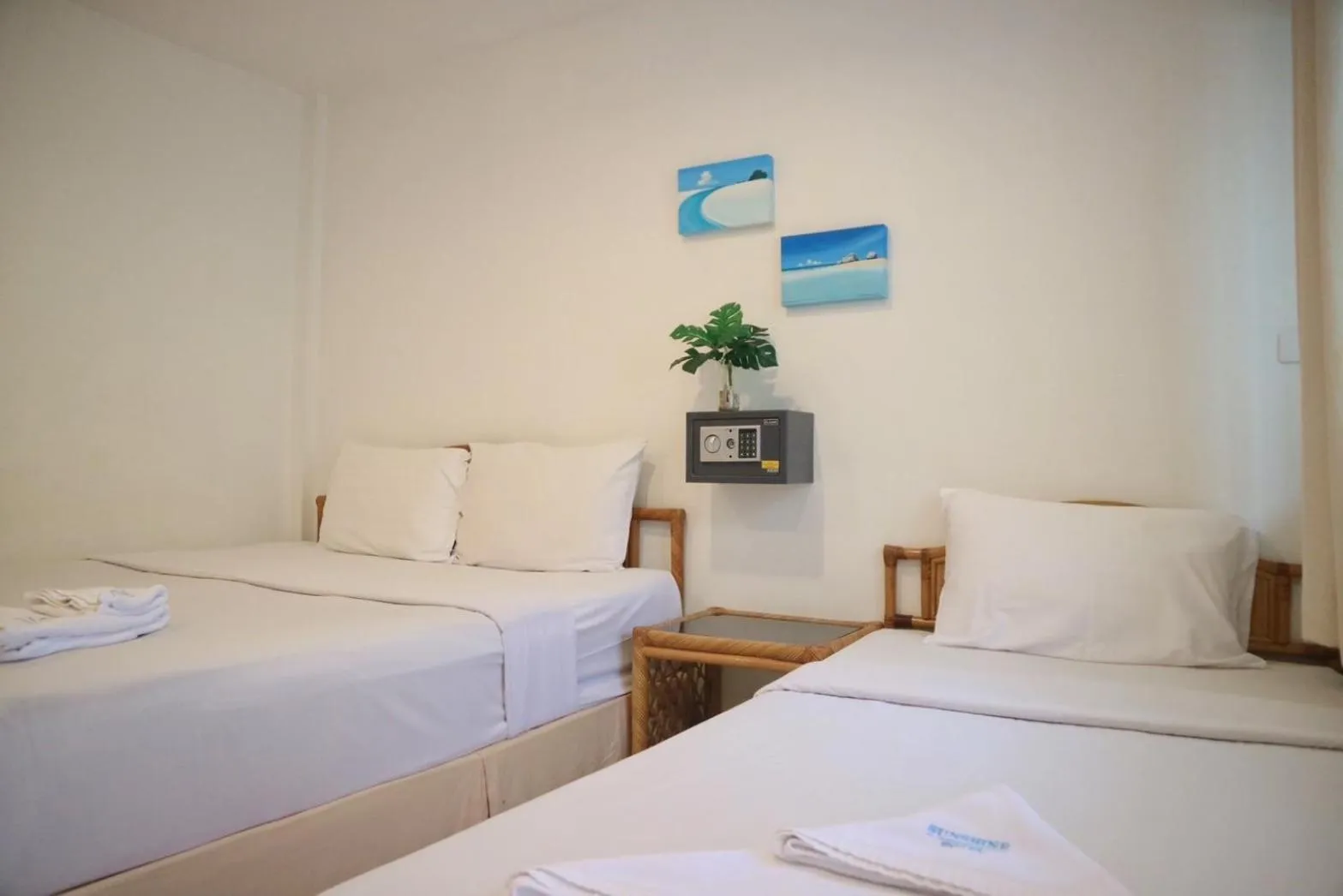 Bed in Sunshine Guest House