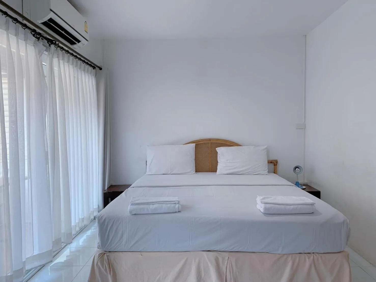 Bed in Sunshine Guest House