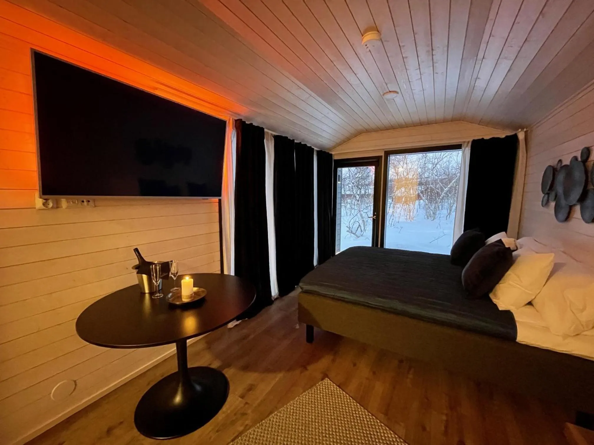 Photo of the whole room, Bed in Tundrea Holiday Resort