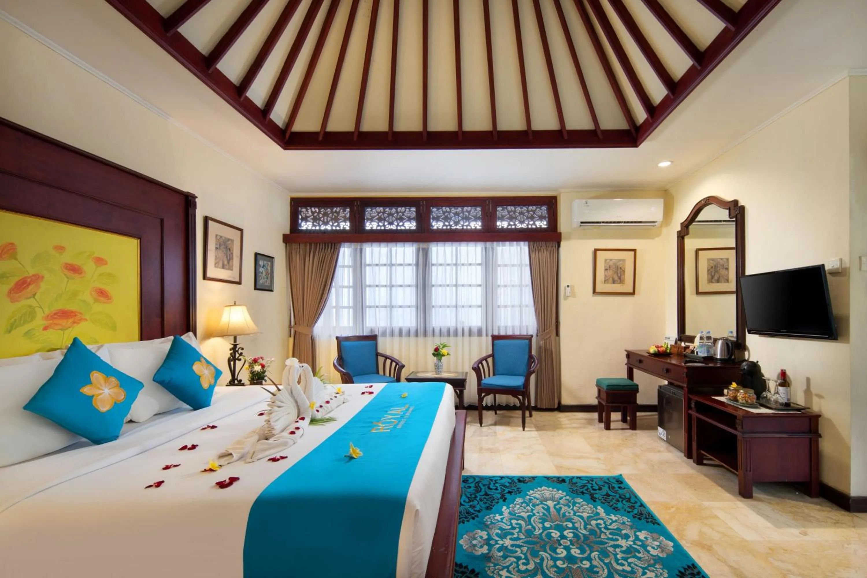 Bedroom, Bed in Royal Hotel and Villa Bali