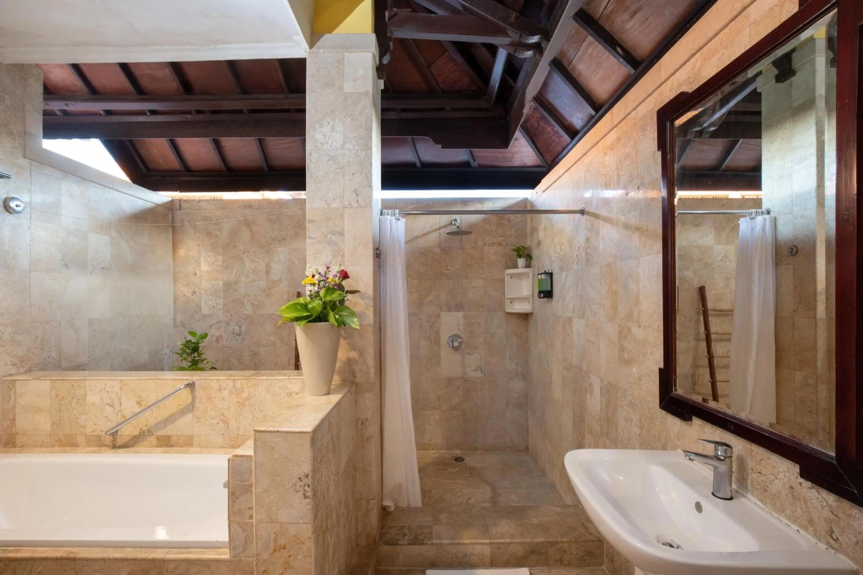Bathroom in Royal Hotel and Villa Bali