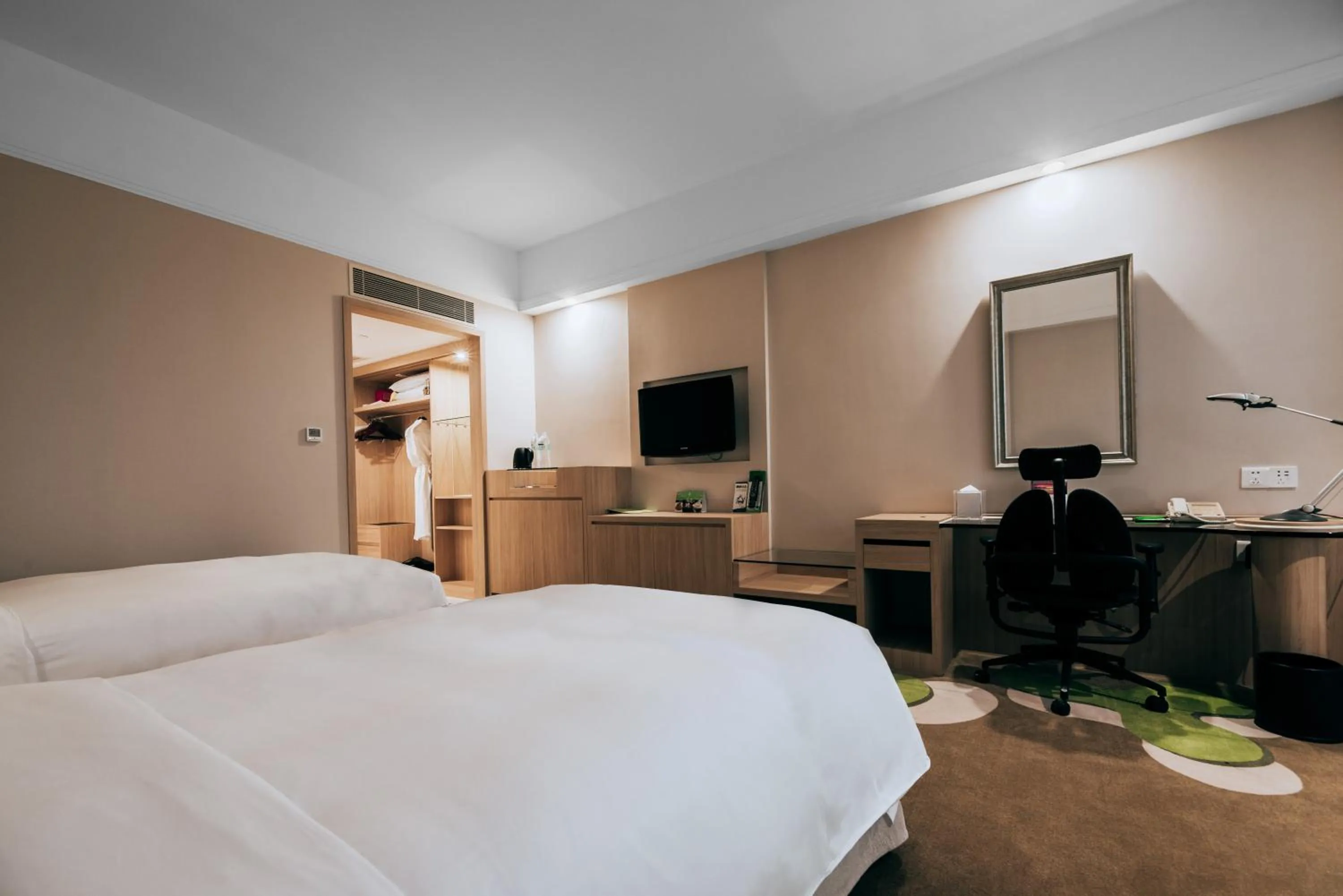 TV and multimedia in Holiday Inn Changzhou Wujin by IHG