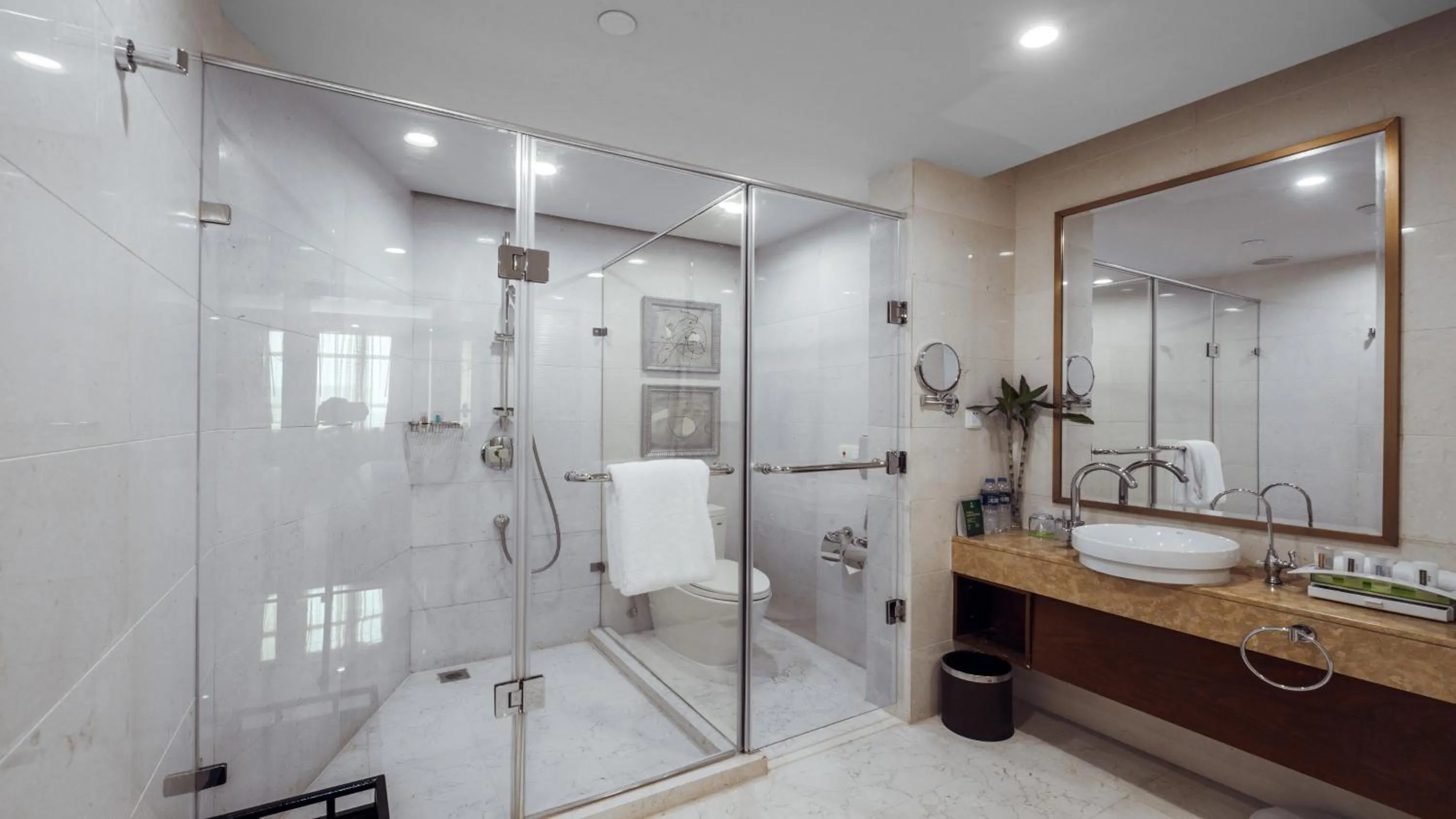 Bathroom in Holiday Inn Changzhou Wujin by IHG