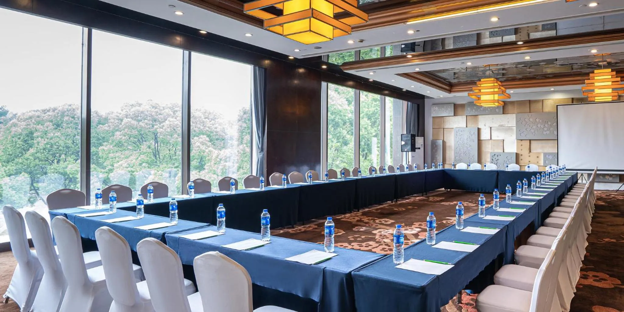 Meeting/conference room in Holiday Inn Changzhou Wujin by IHG