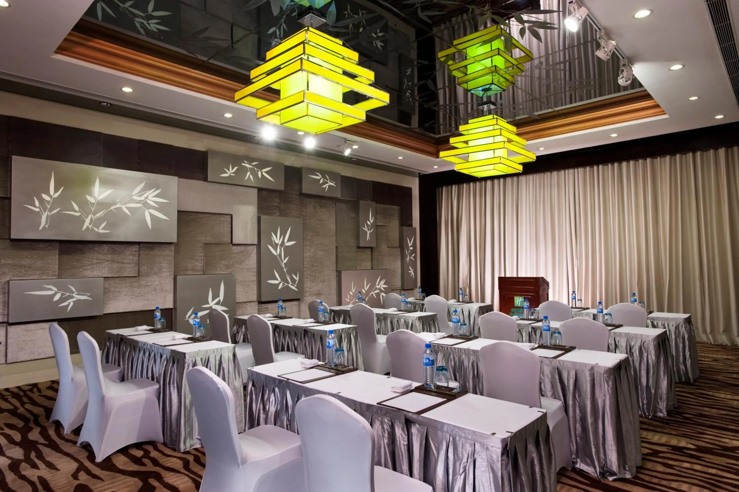Meeting/conference room in Holiday Inn Changzhou Wujin by IHG