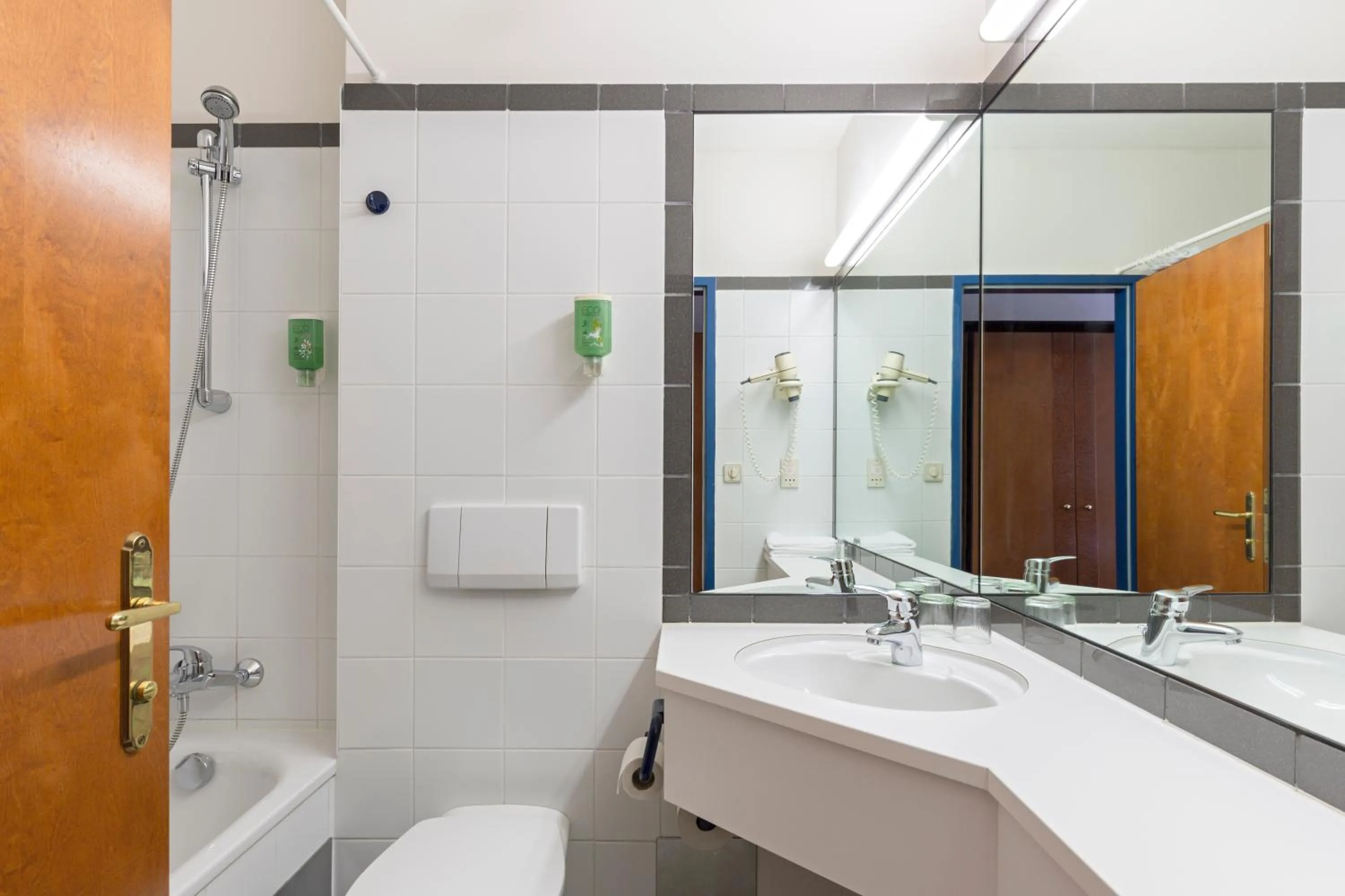 Bathroom in Hotel Restaurant Höldrichsmühle