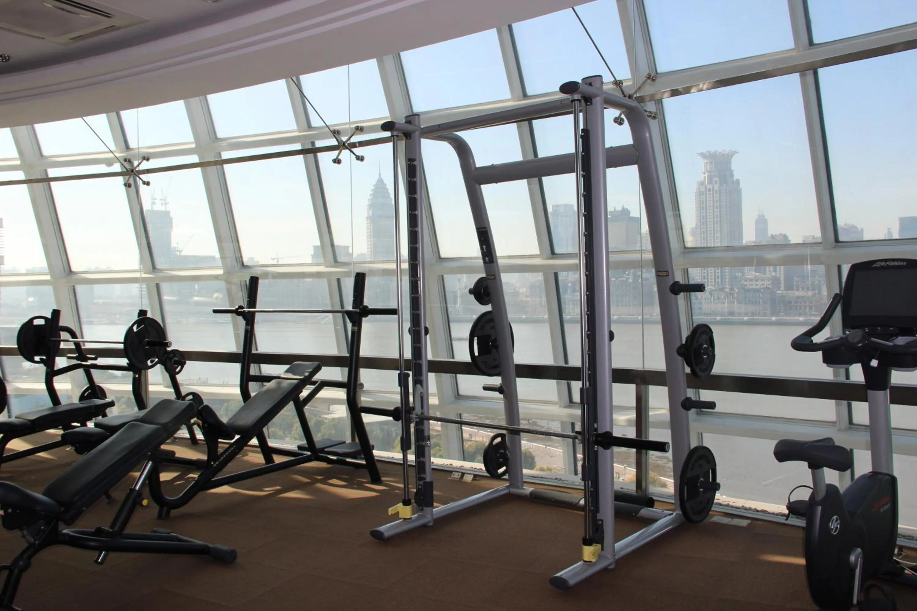 Fitness centre/facilities in Oriental Riverside Bund View Hotel (Shanghai International Convention Center)
