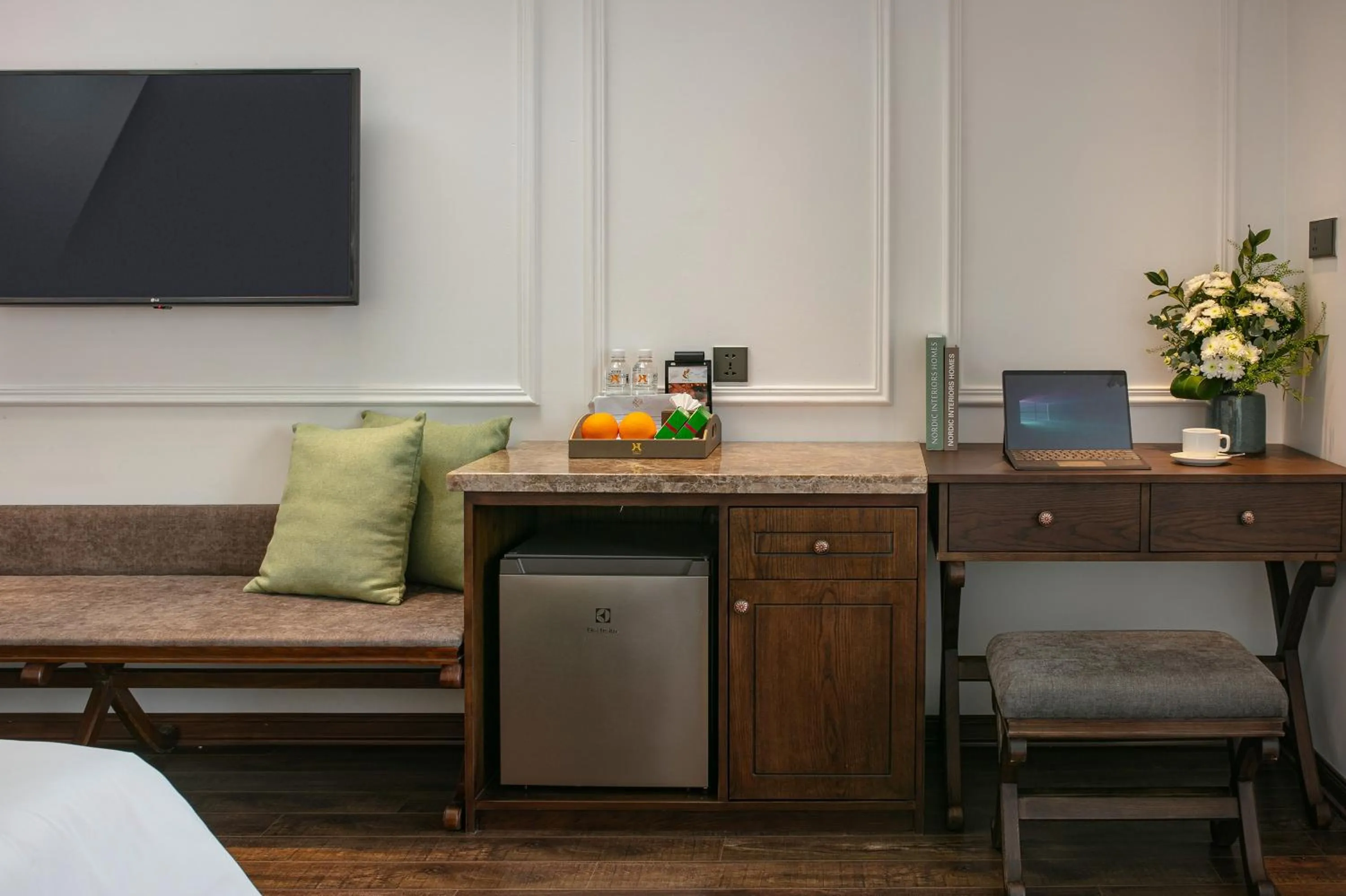 hair dresser in Hanoi Allure Hotel