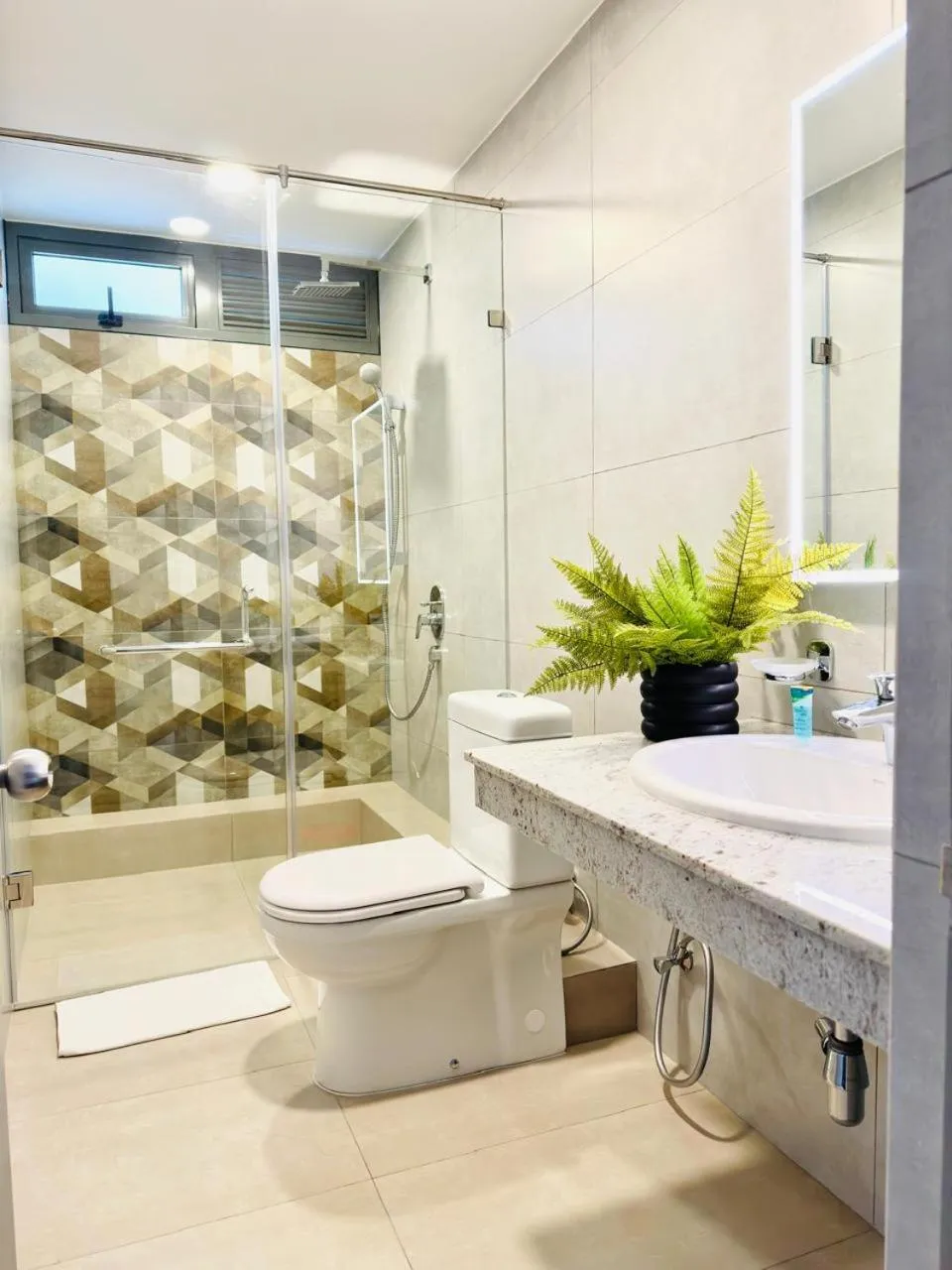 Shower in C 1 Colombo Fort